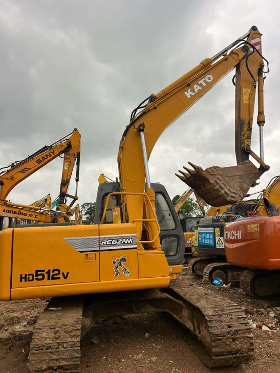 Buy Kato HD512-6 Used Excavator / 1
