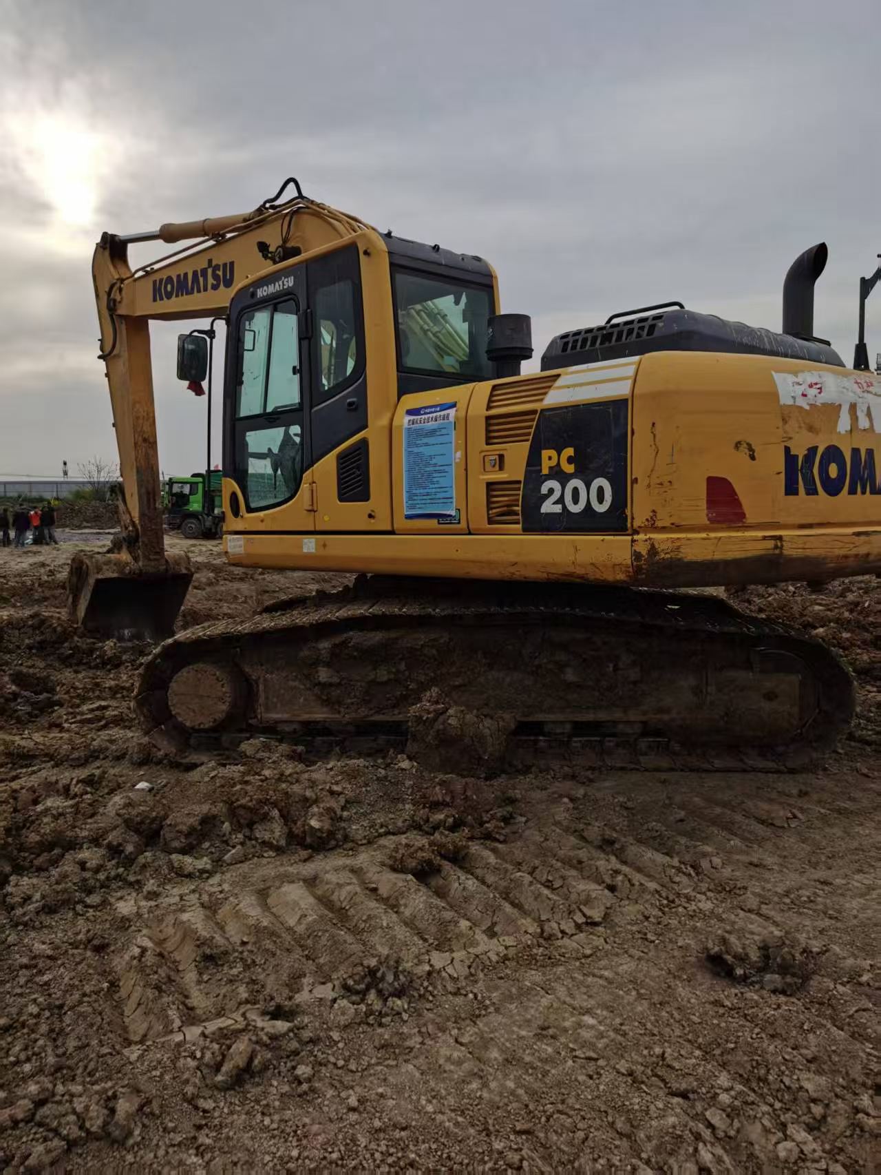 Buy Komatsu PC200-8 Used Excavator / 3