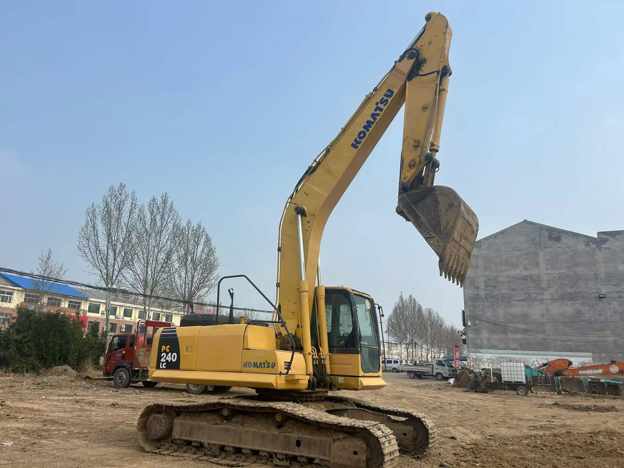 Buy Komatsu PC210 Used Excavator / 3