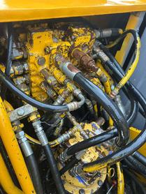 Buy Kato HD512-6 Used Excavator / 4 Buy Kato HD512-6 Used Excavator / 4