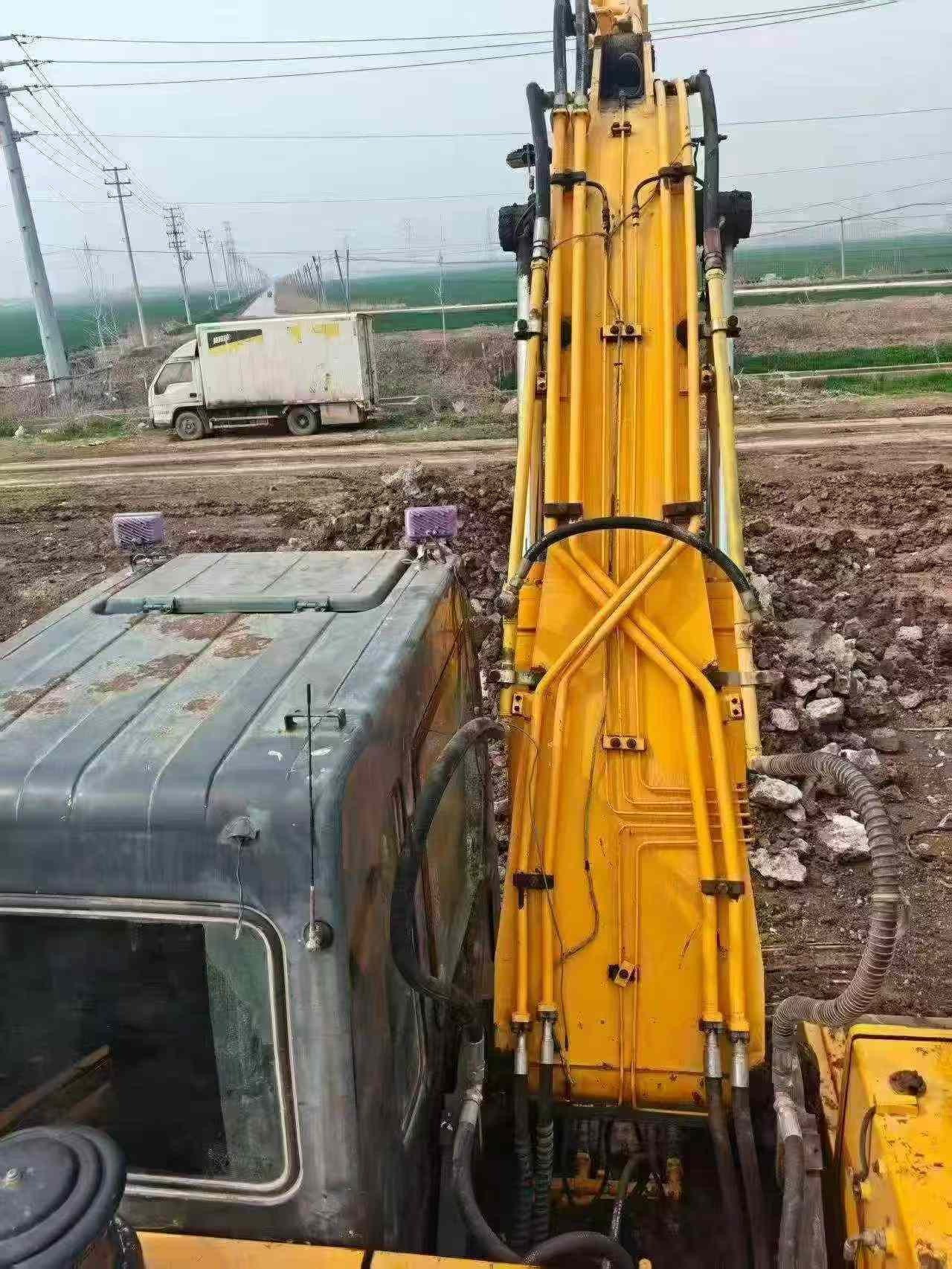 Compre Escavadeira Hyundai R215-7 Usada / 3