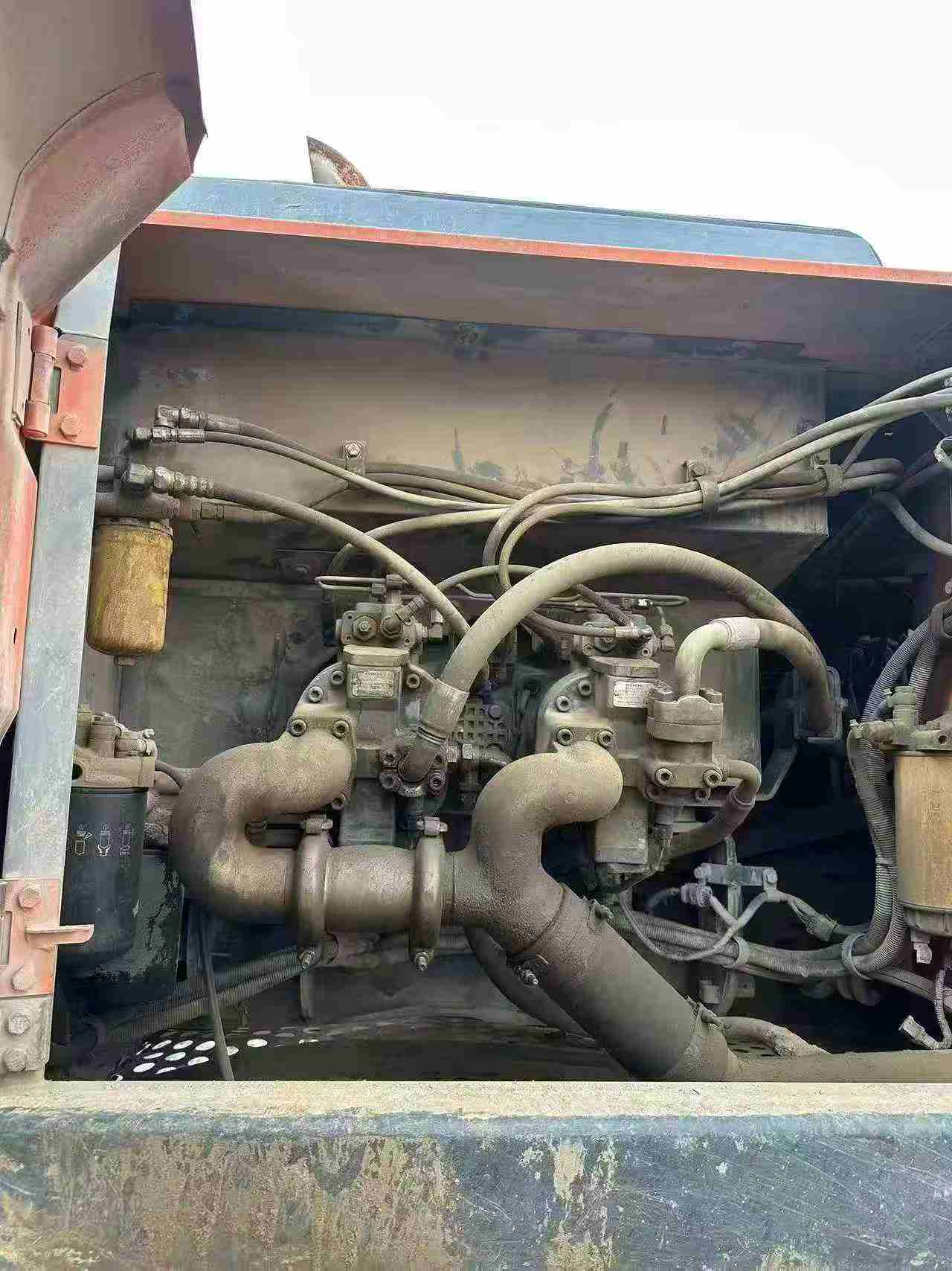 Compre Escavadeira Hitachi ZX300-5A Usada / 5