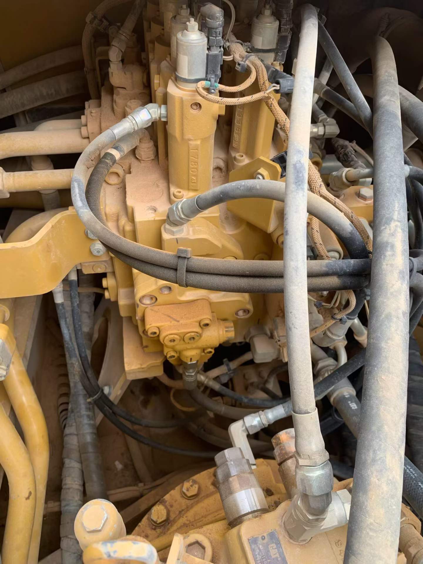 Buy Caterpillar 345B Used Excavator / 2