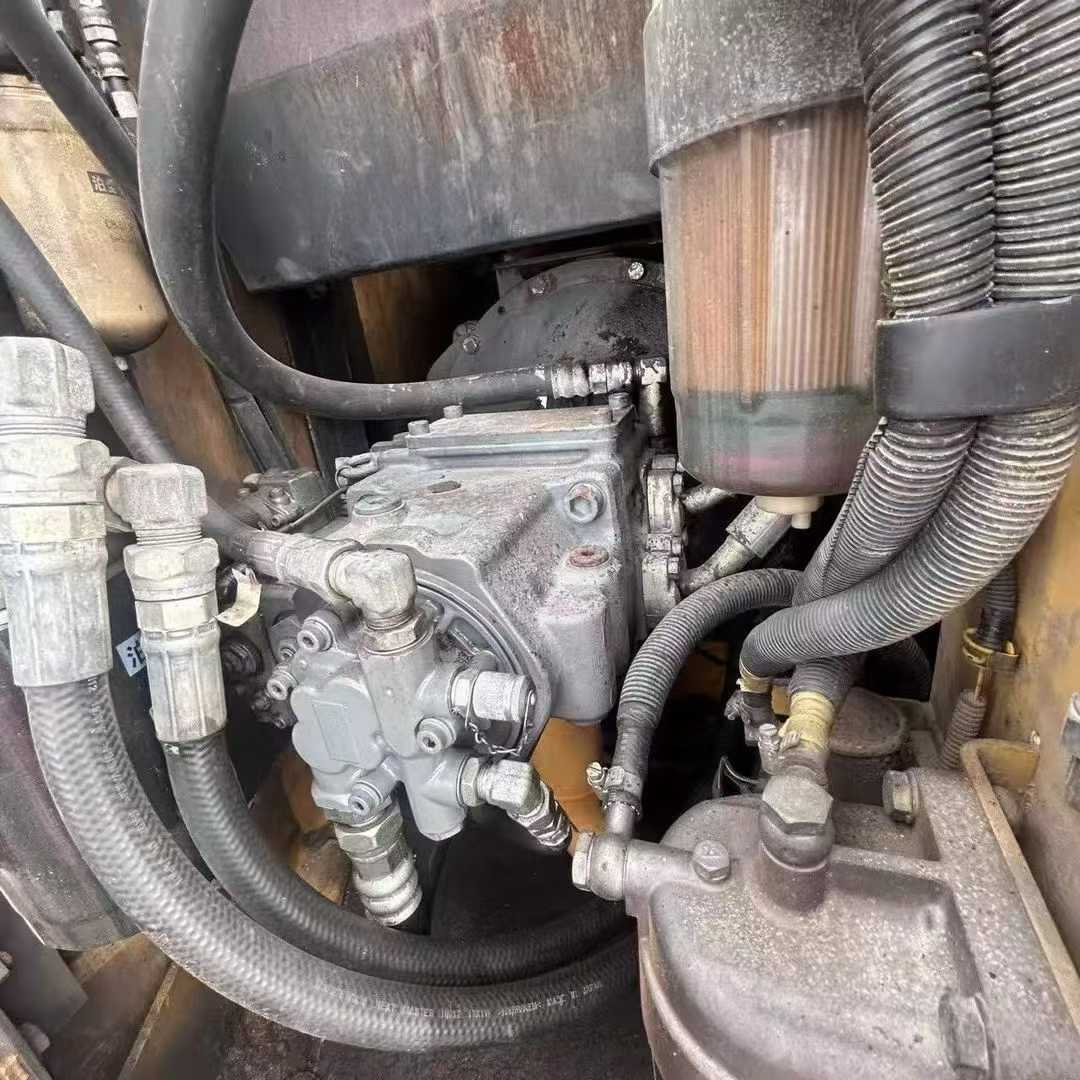 Buy Kato HD512V Used Excavator / 3