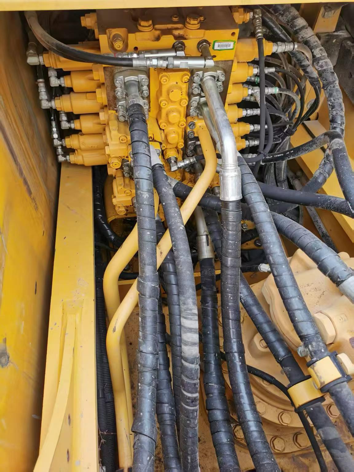 Buy Komatsu PC200-8 Used Excavator / 6