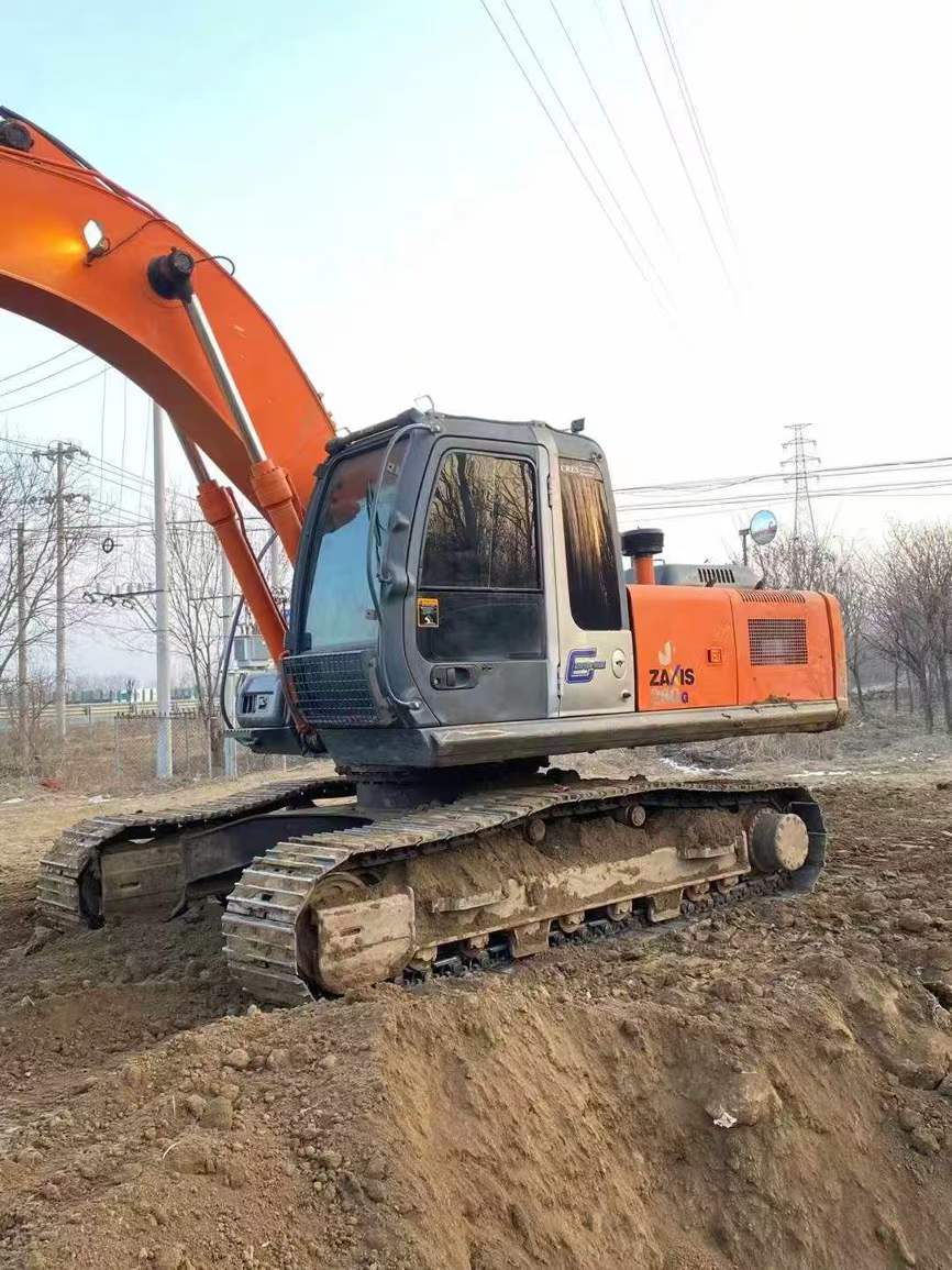 Buy Hitachi ZX260-3G Used Excavator / 2