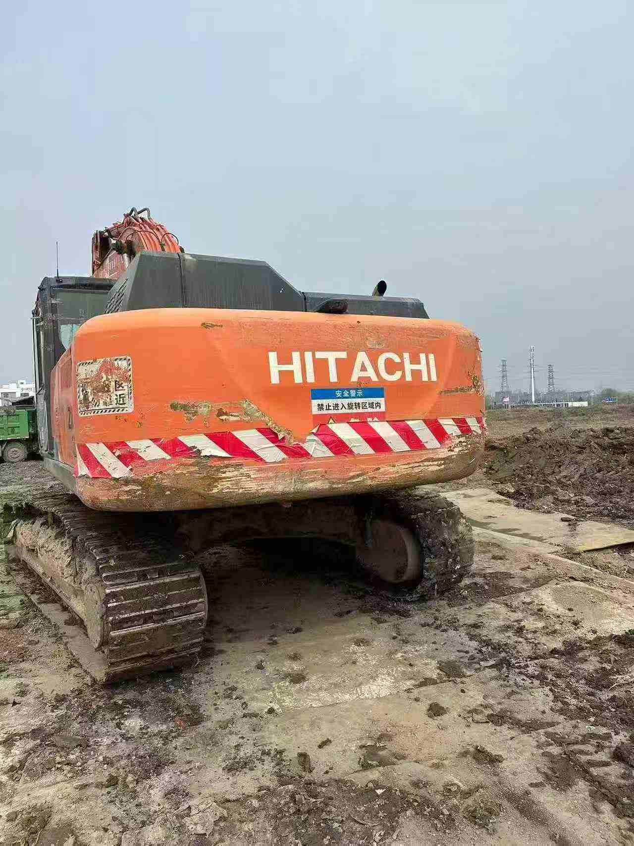 Compre Escavadeira Hitachi ZX300-5A Usada / 3