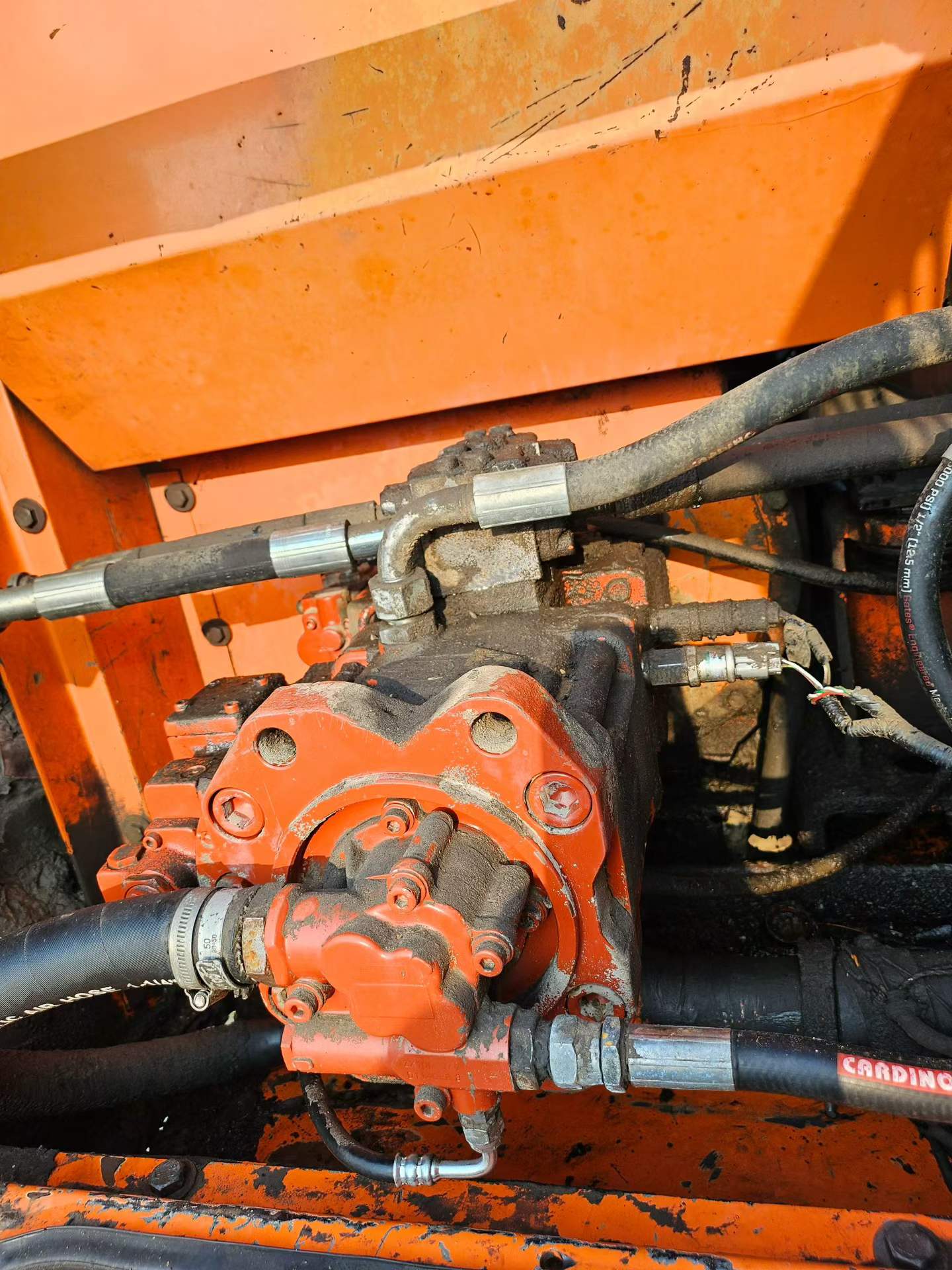 Buy Doosan DH220-7 Used Excavator / 8