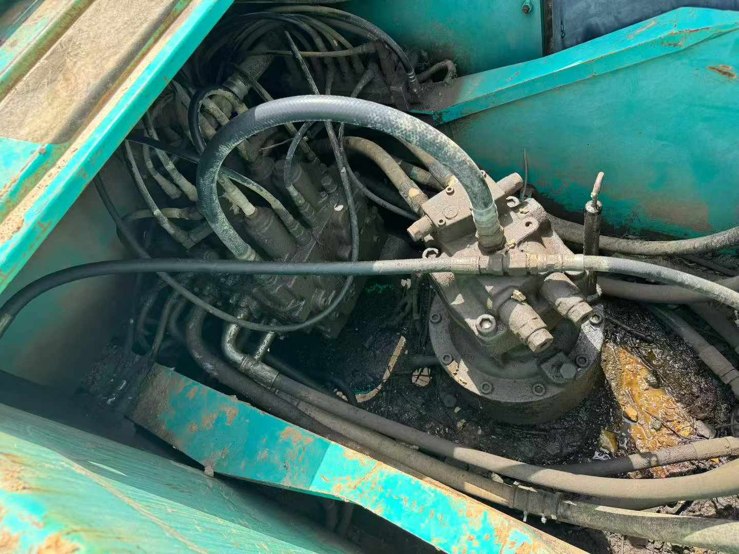 Buy Kobelco SK200-8 Used Excavator / 5