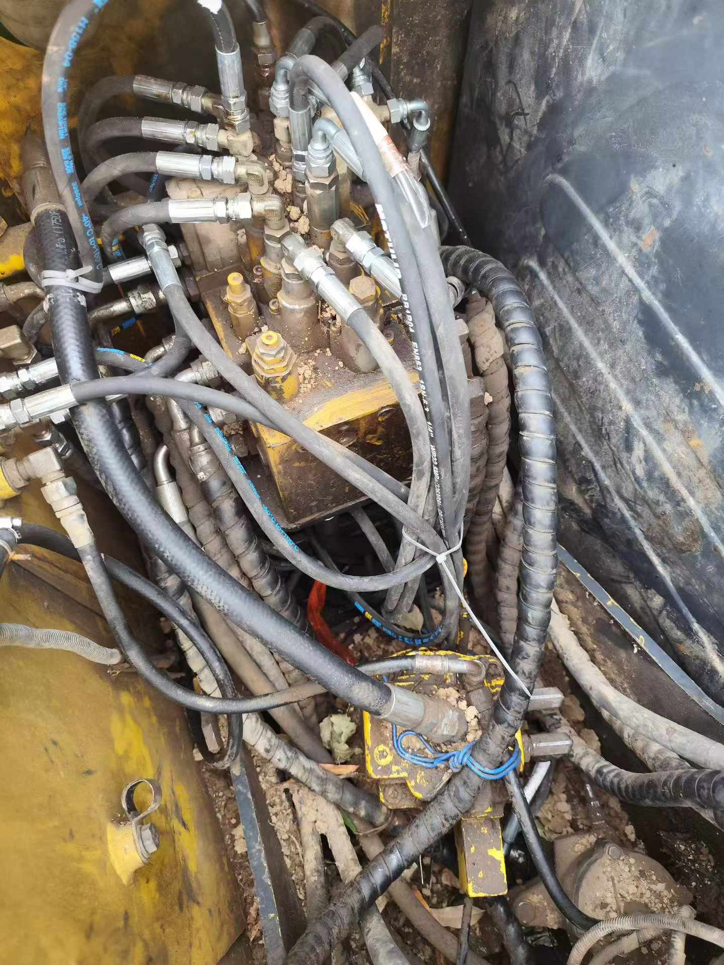 Buy Hyundai R80G Used Excavator / 8