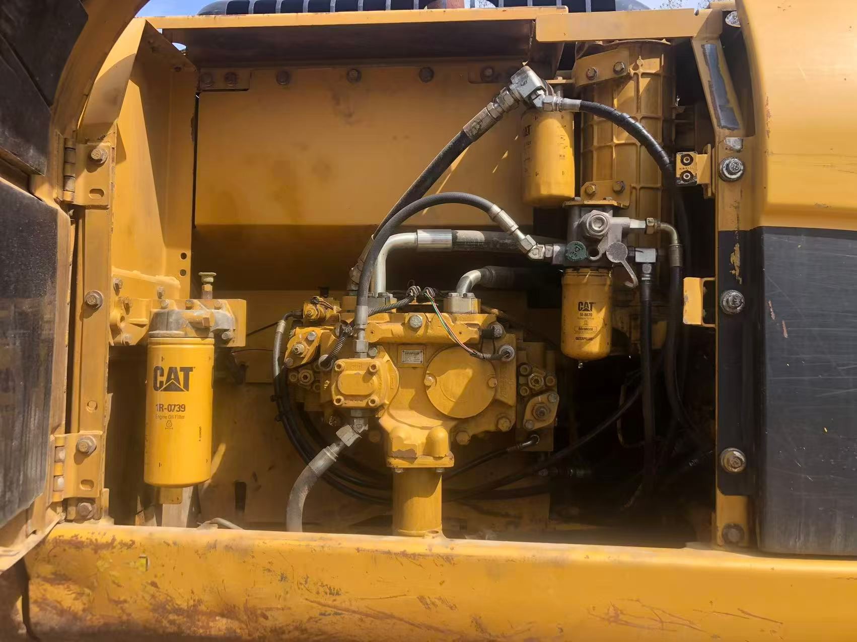 Buy Caterpillar 320D Used Excavator / 7