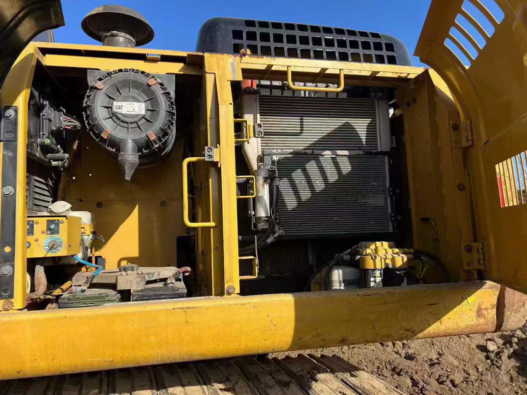 Buy Caterpillar 320D2GC Used Excavator / 6