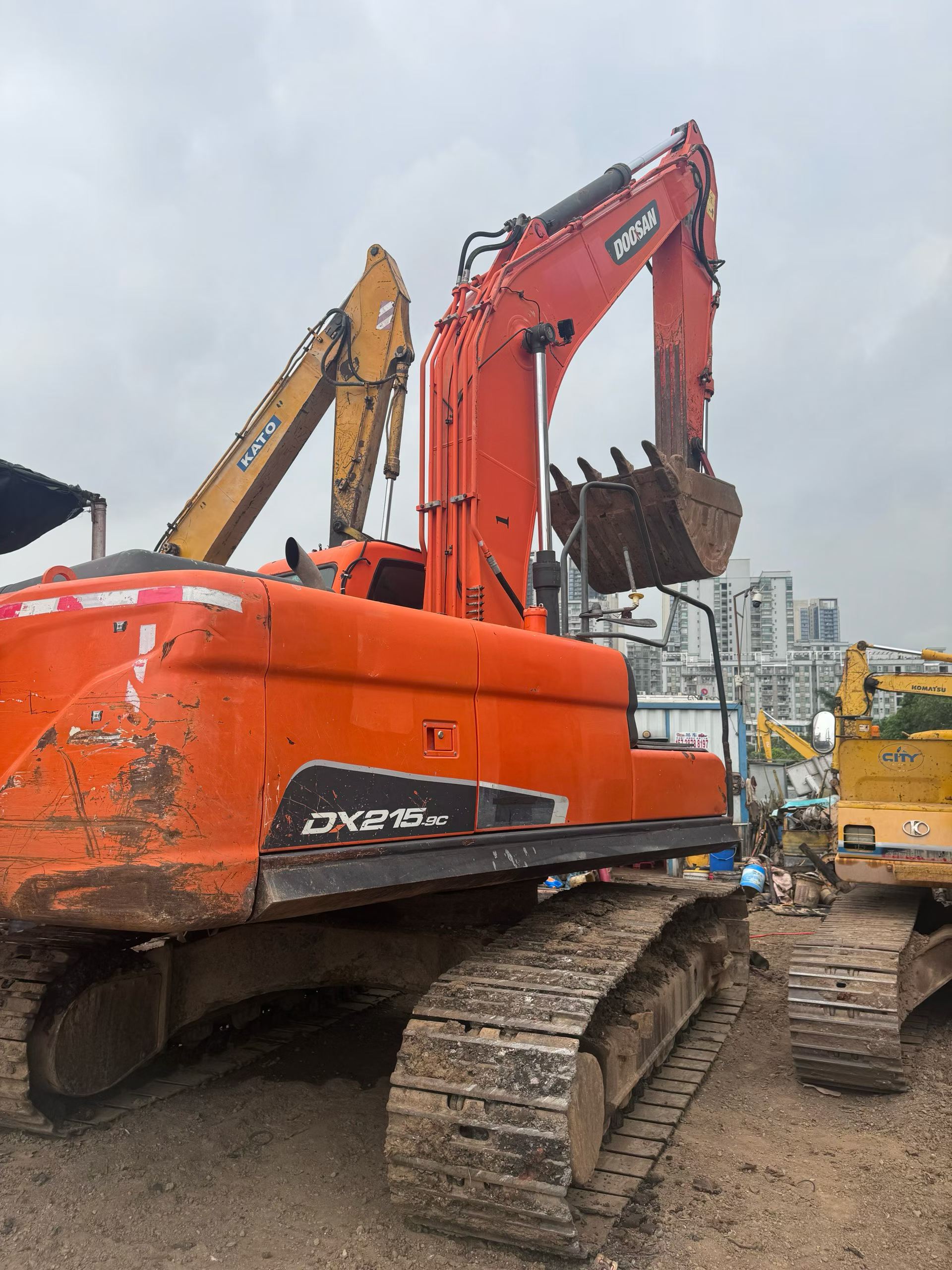 Buy Doosan DX215-9C Used Excavator / 2