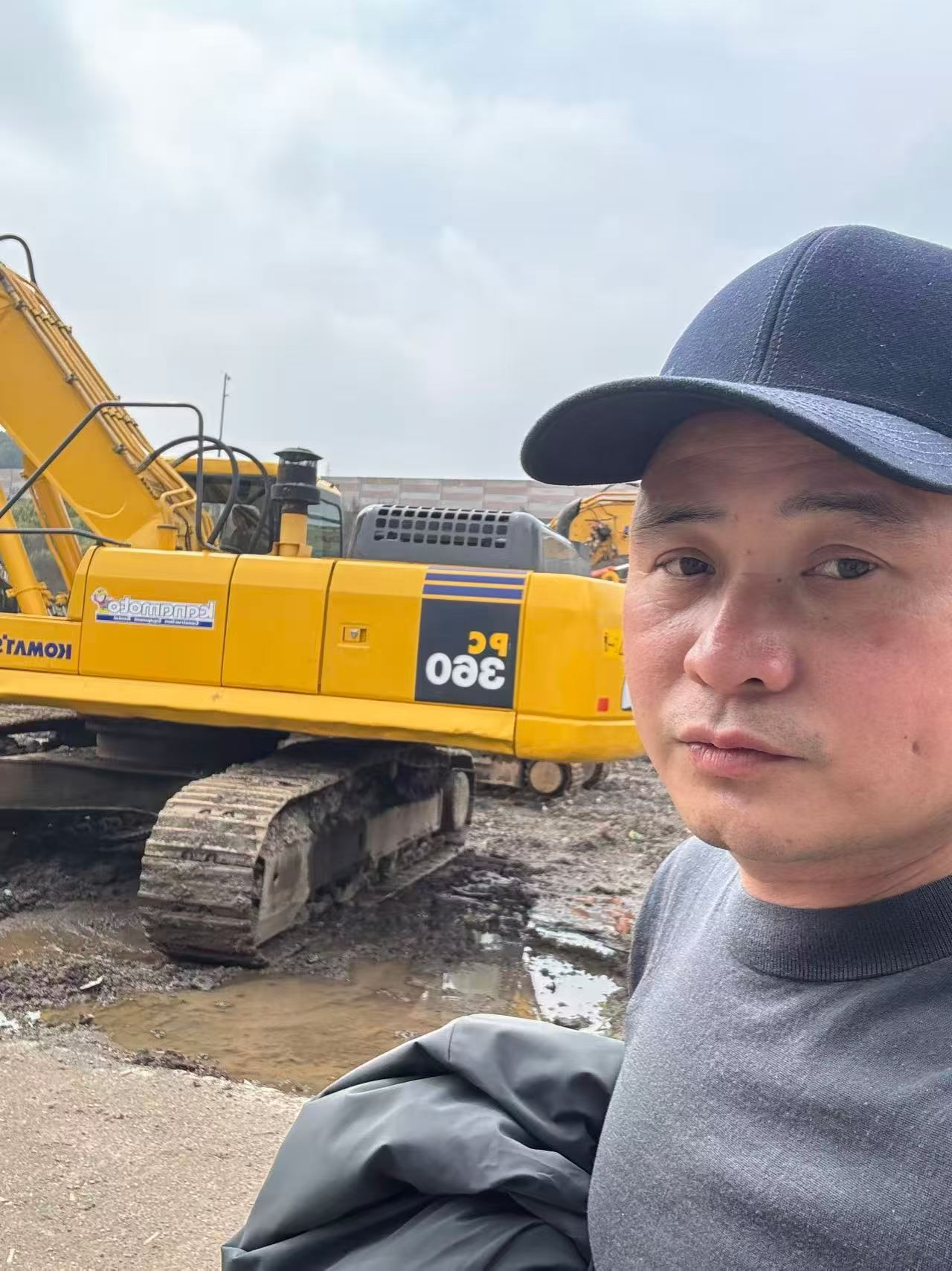 Buy Komatsu PC360-7 Used Excavator / 1