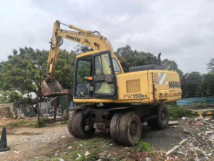 Buy Komatsu PC150-5 Used Excavator / 1
