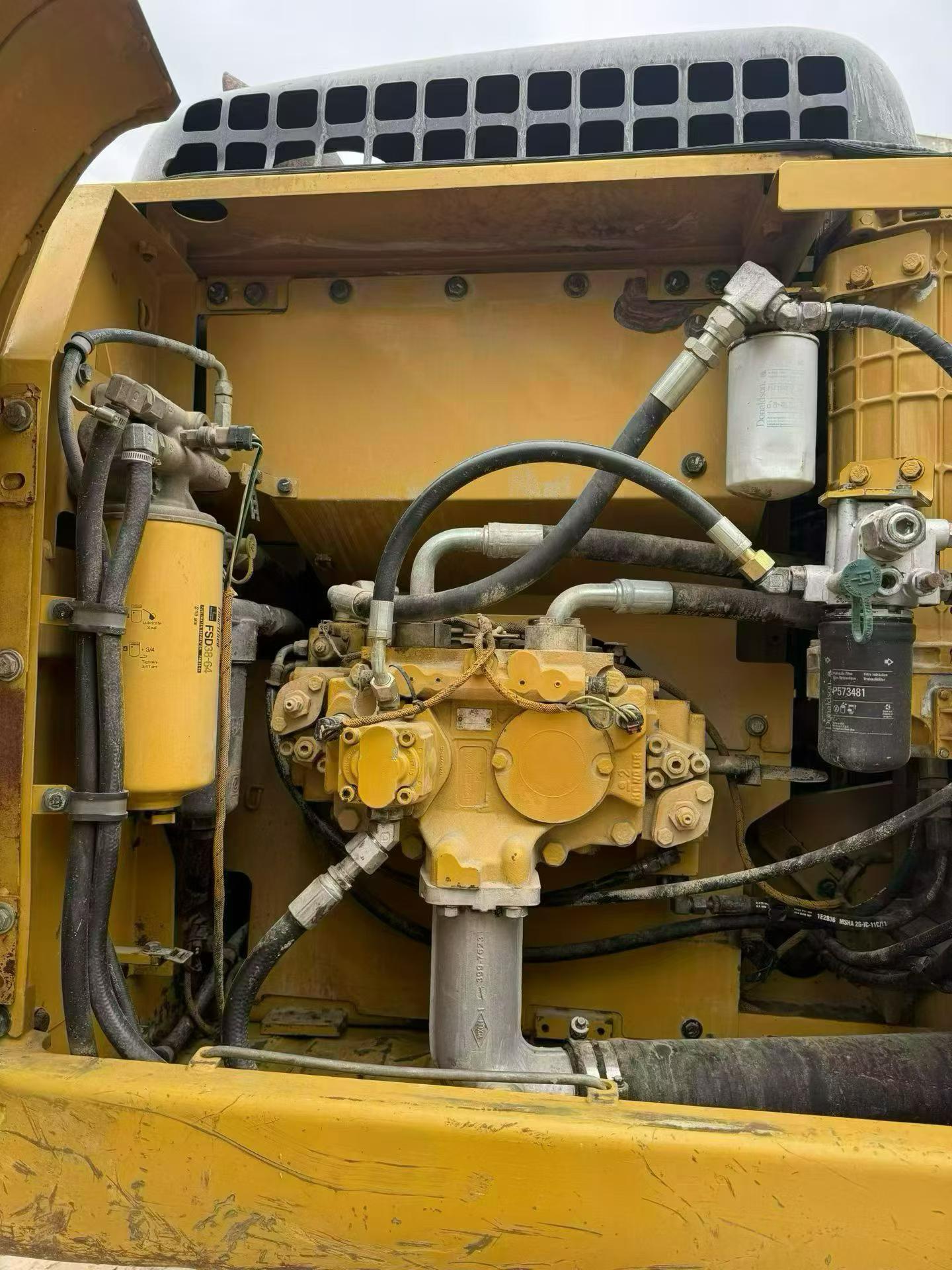 Buy Caterpillar 323D2L Used Excavator / 5