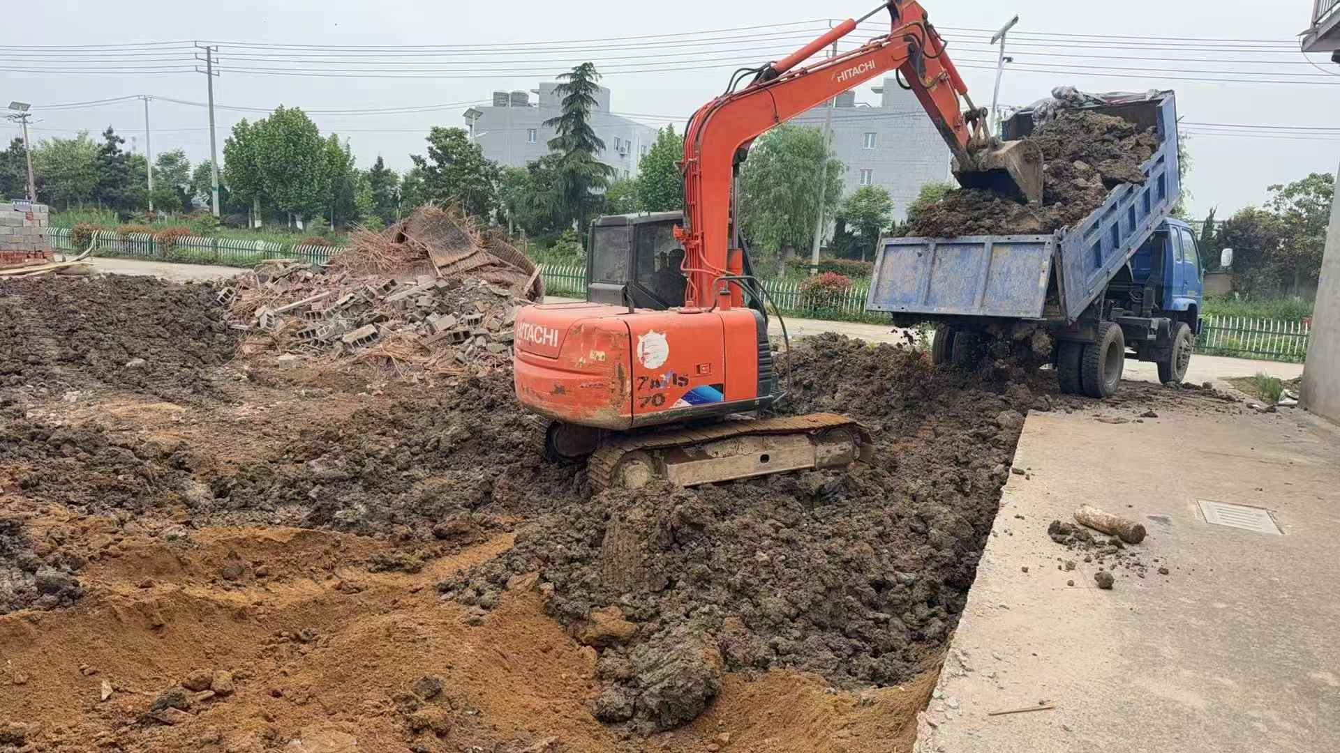Buy Hitachi EX70 Used Excavator / 2
