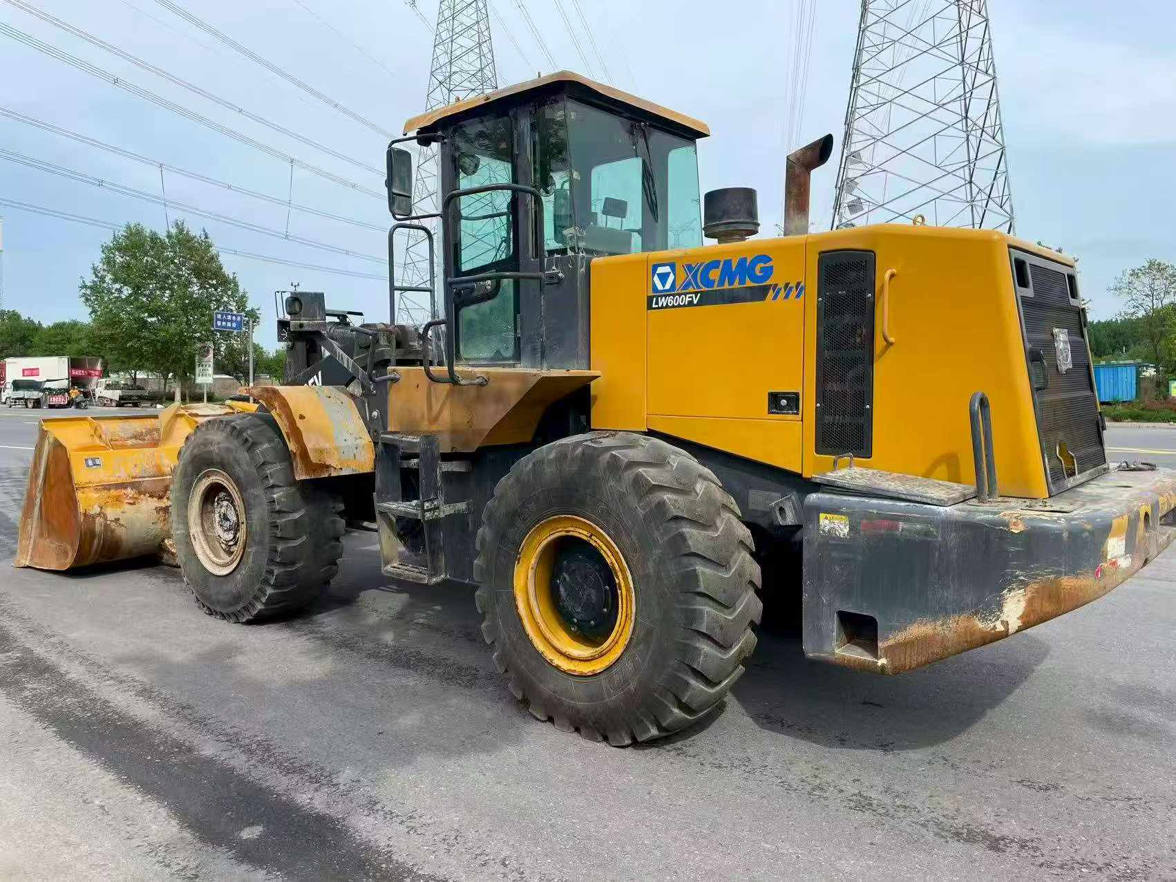 Buy XCMG LW600FV Used Loader / 4