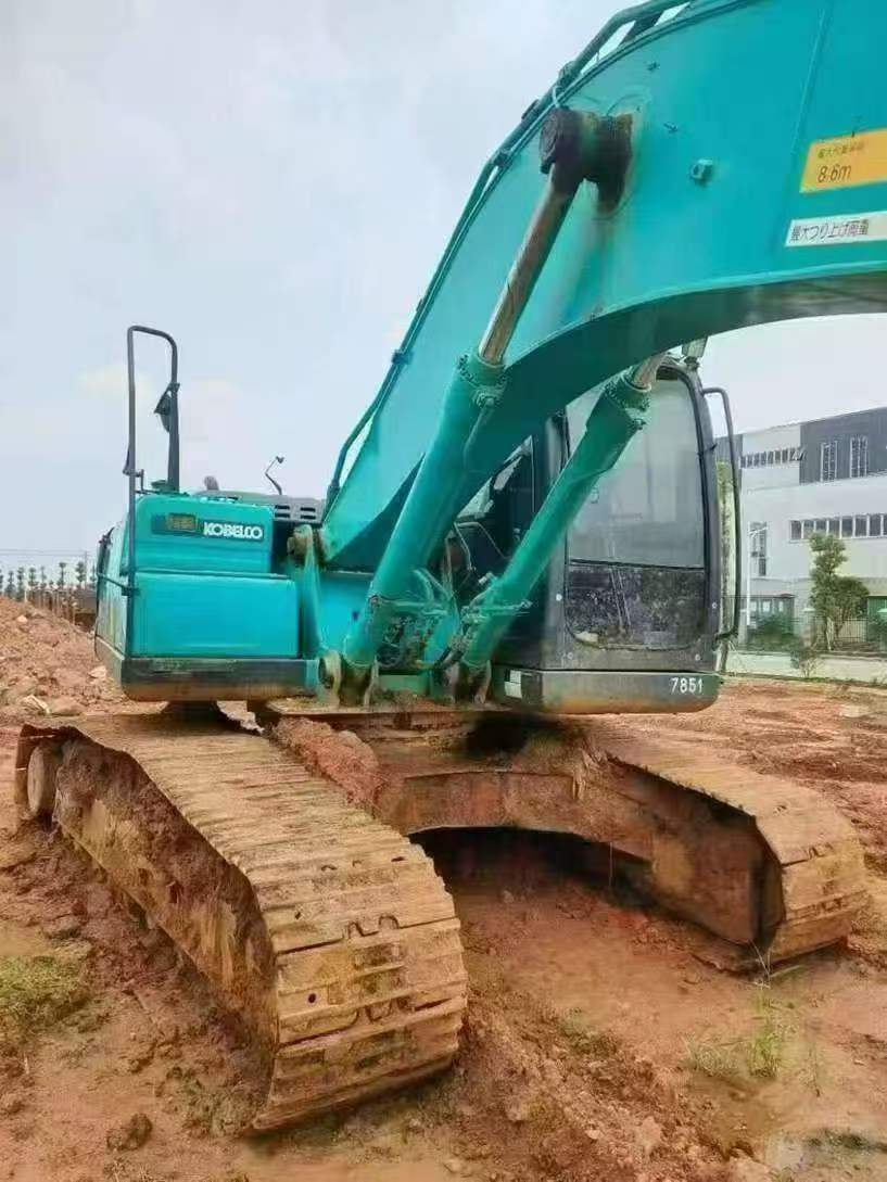 Buy Kobelco SK200-2 Used Excavator / 3