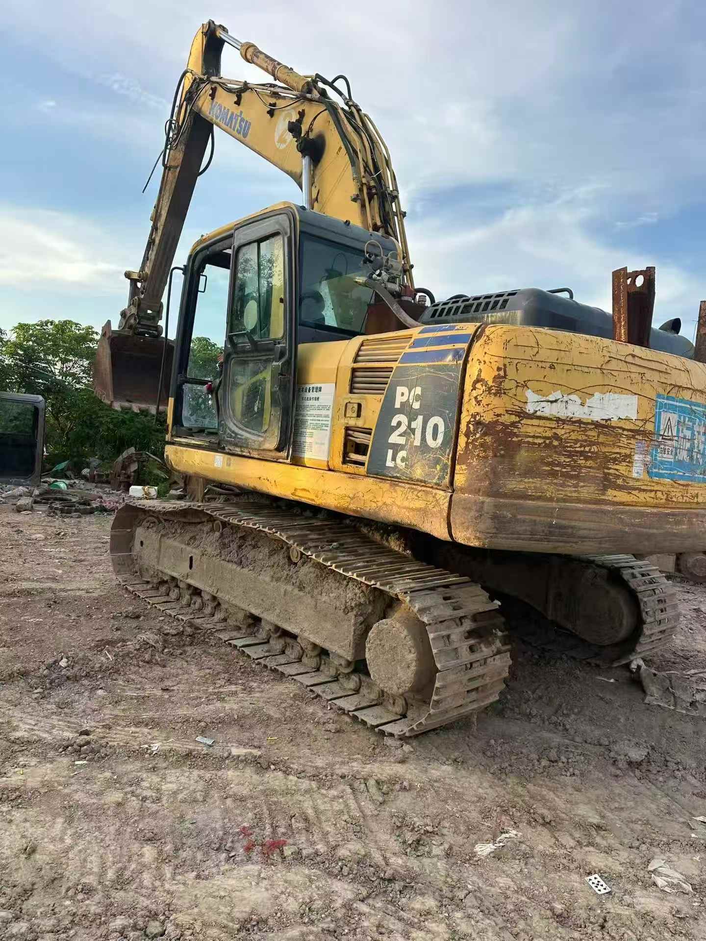 Купить Подержанный Экскаватор Komatsu PC200-8 / 4