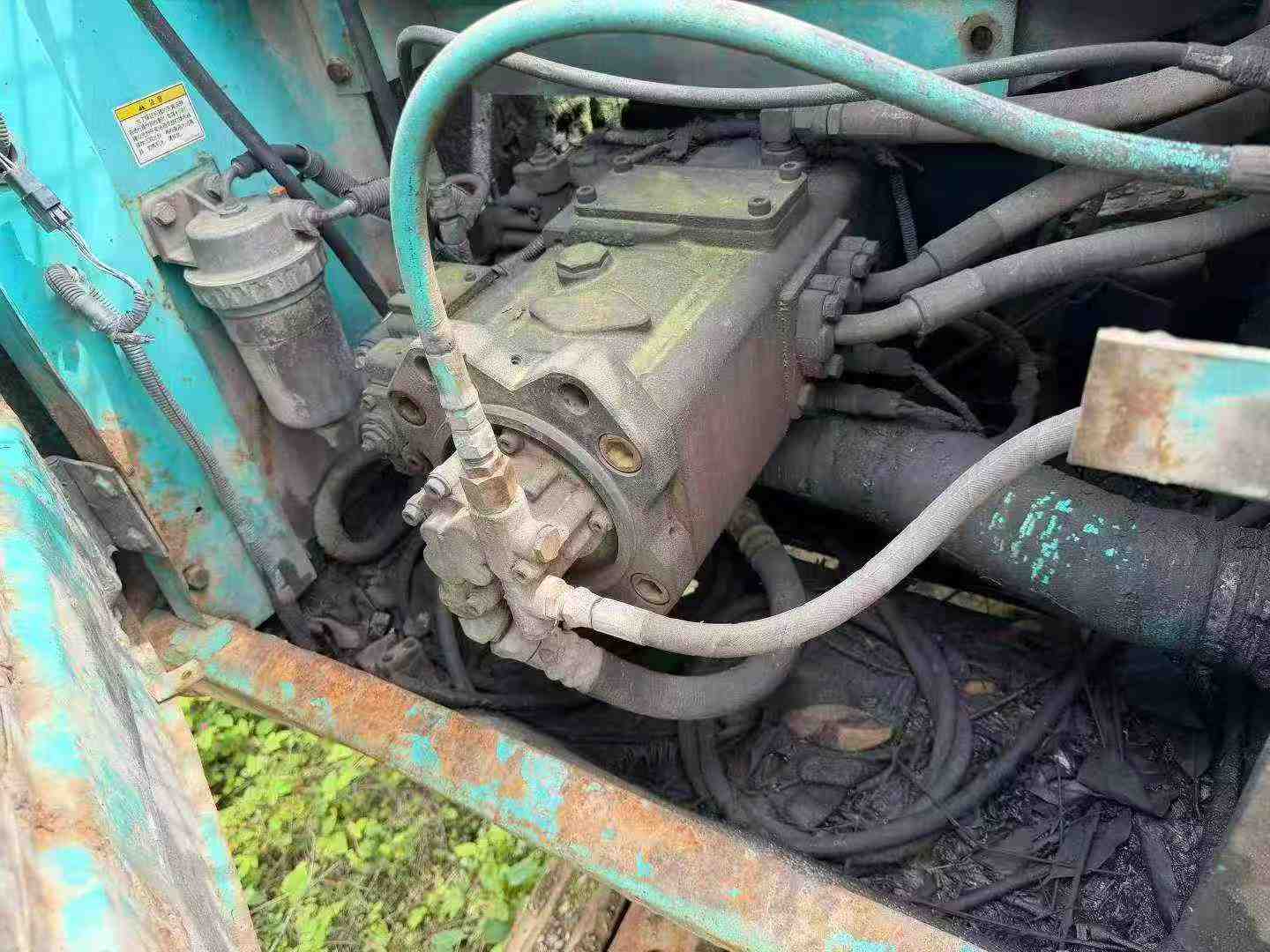 Buy Kobelco SK200-6 Used Excavator / 6