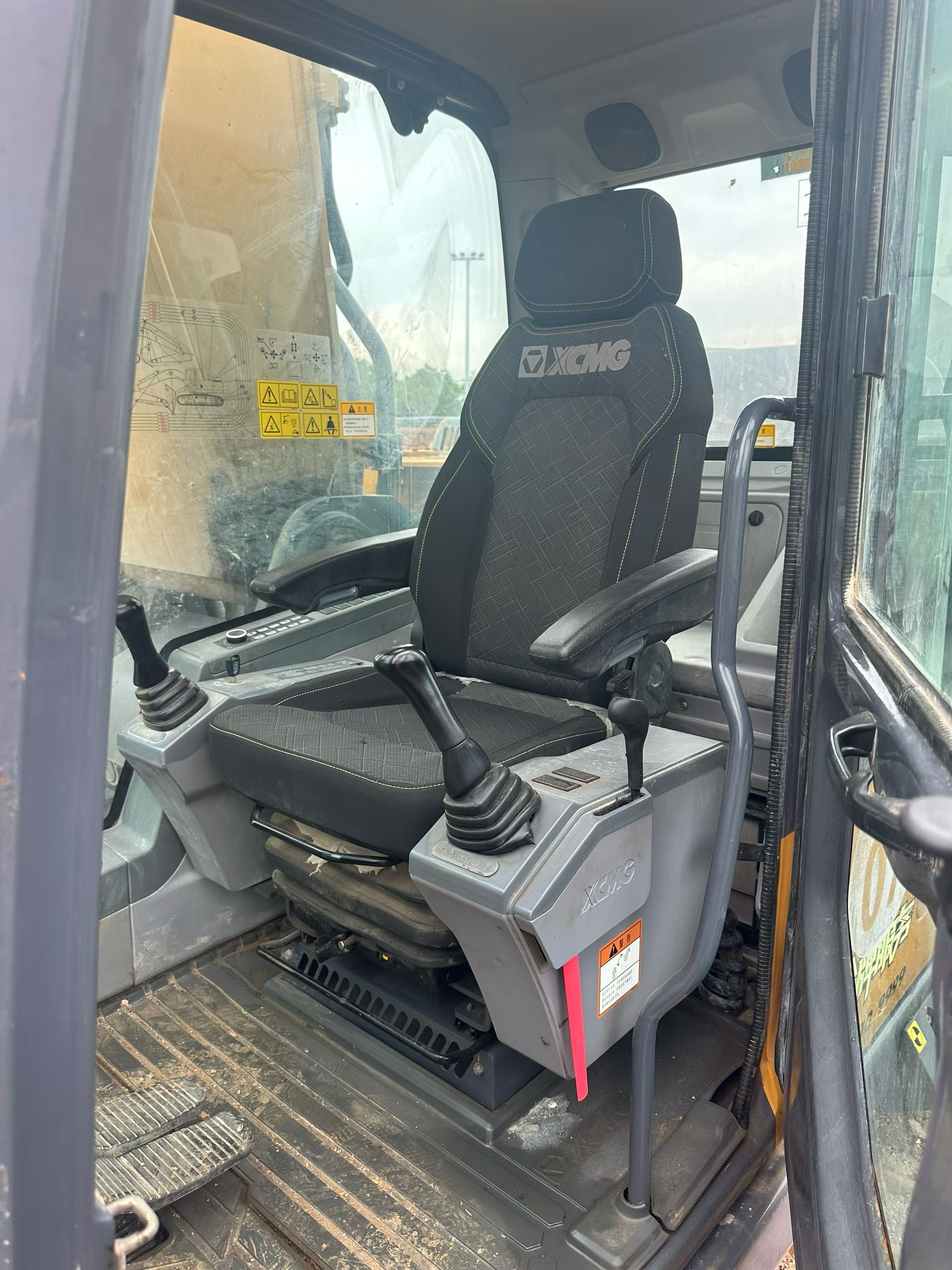 Buy XCMG XE380K Used Excavator / 3