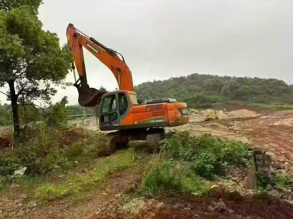Buy Doosan DX215-9C Used Excavator / 2