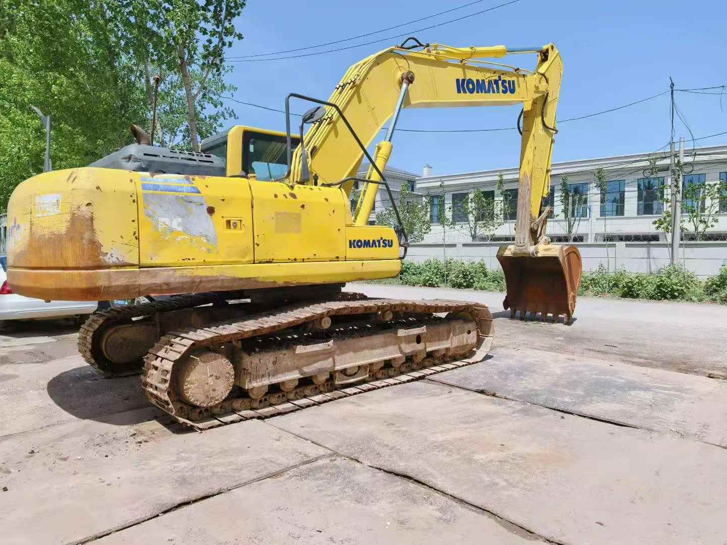 Buy Komatsu PC220-8 Used Excavator / 2