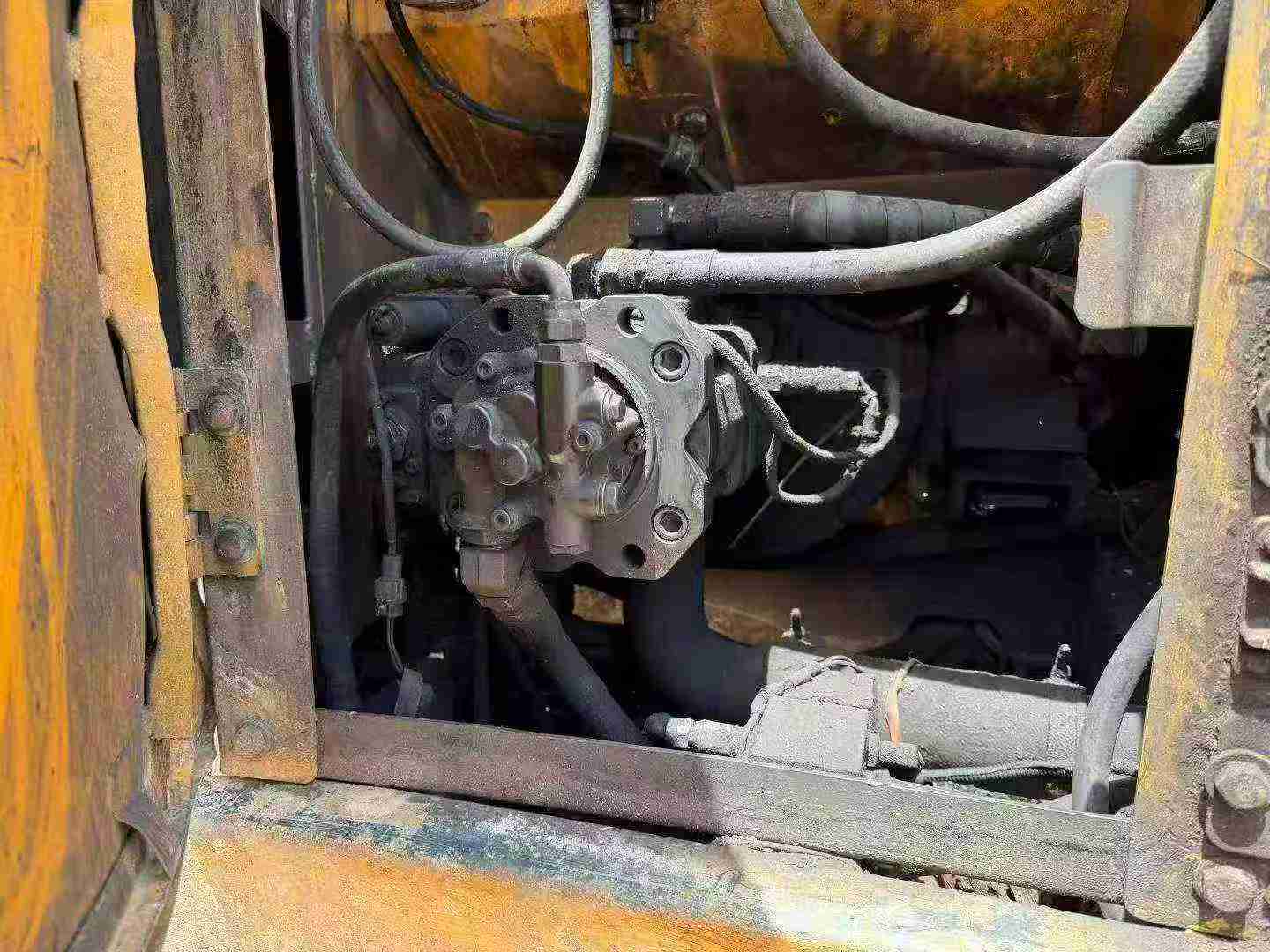 Buy Hyundai R110VS Used Excavator / 4