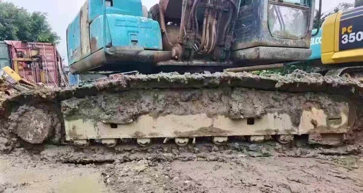 Buy Kobelco SK200 Used Excavator / 8