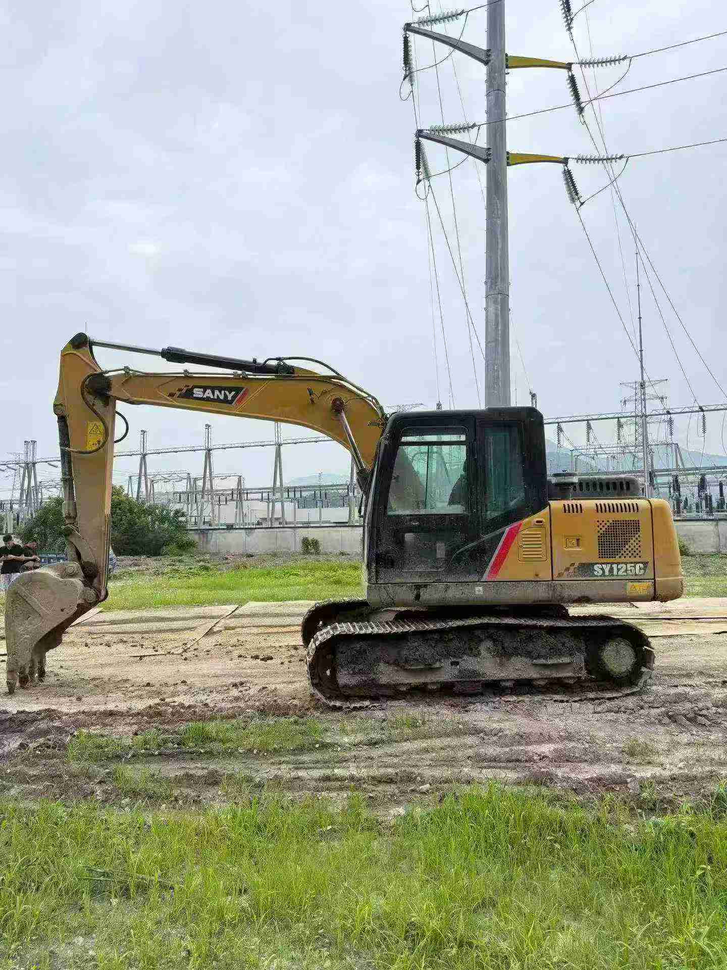 Buy Sany SY125C Used Excavator / 2