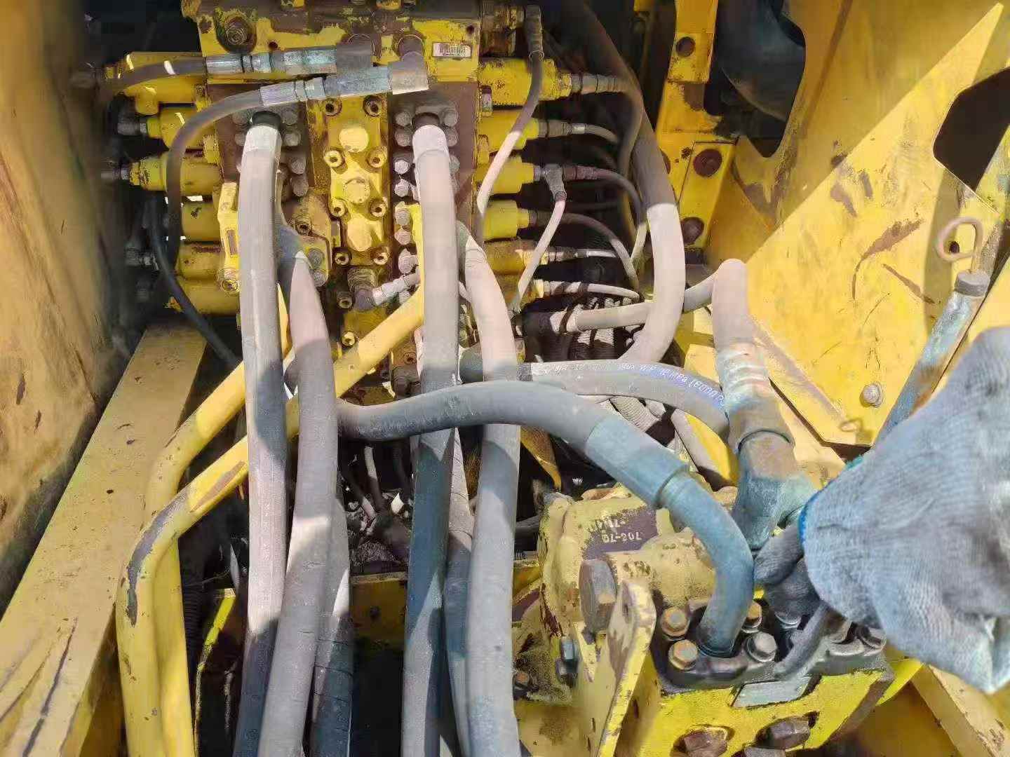 Buy Komatsu PC200-8 Used Excavator / 5