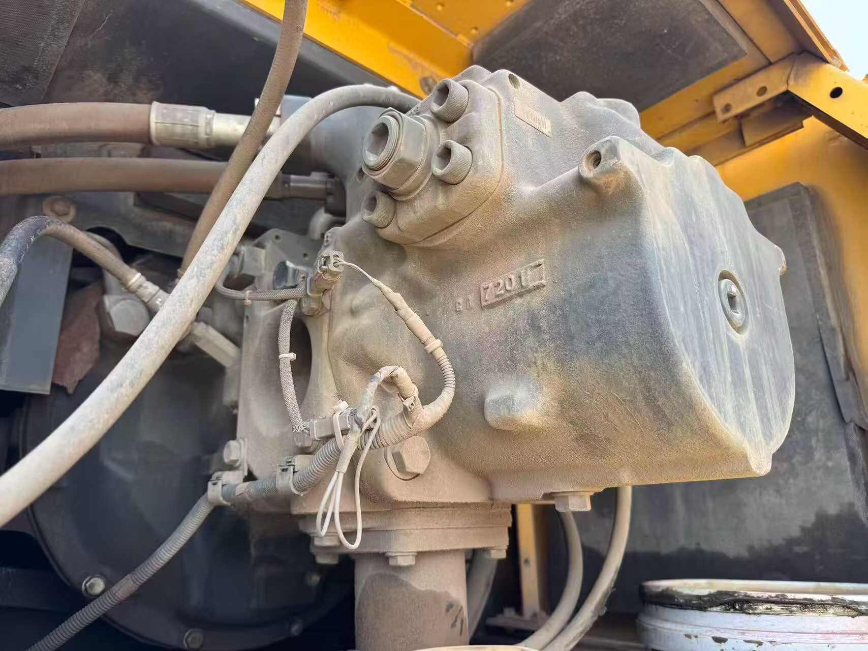 Buy Komatsu PC460LC-8 Used Excavator / 3