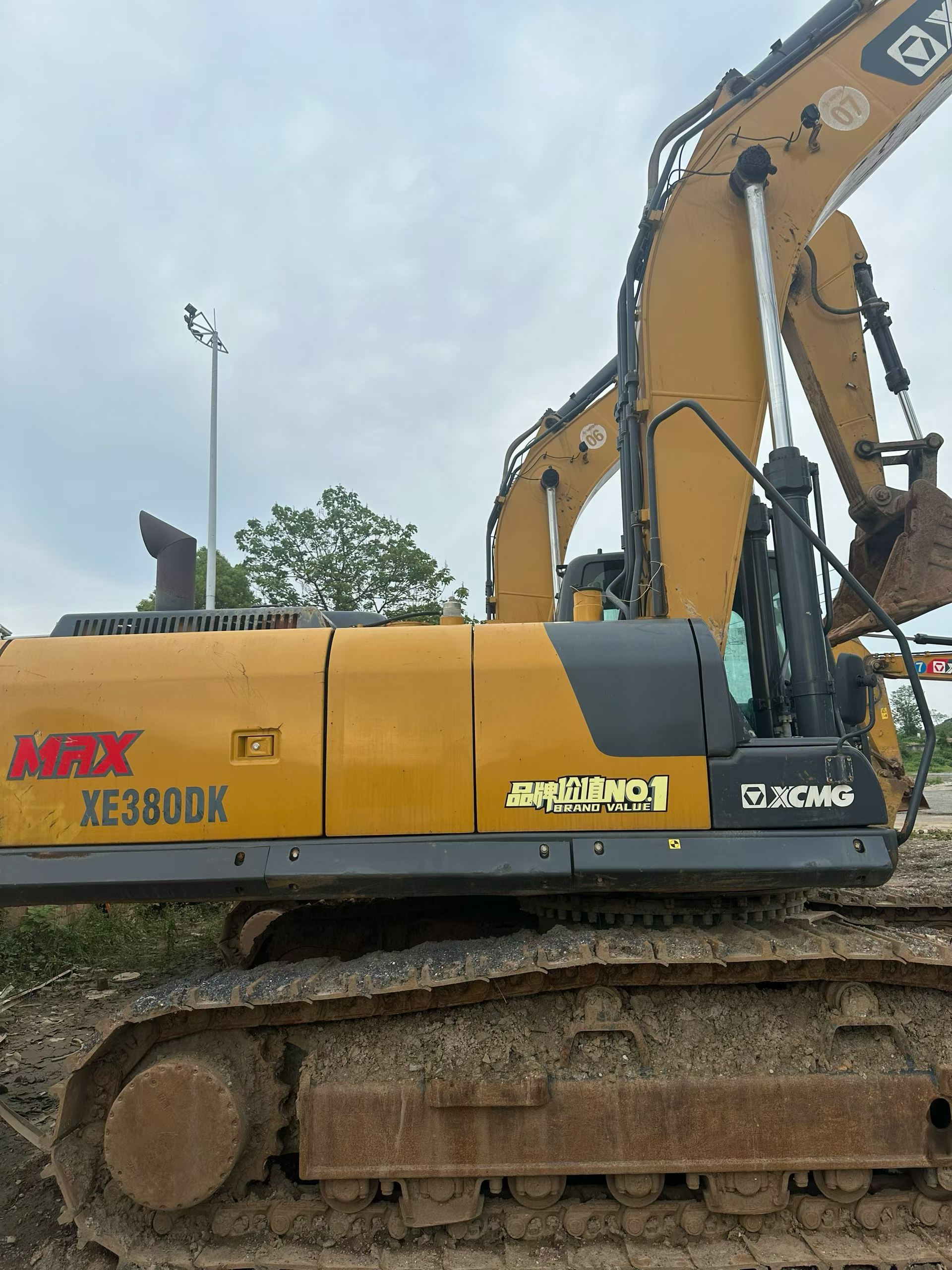 Buy XCMG XE380K Used Excavator / 4
