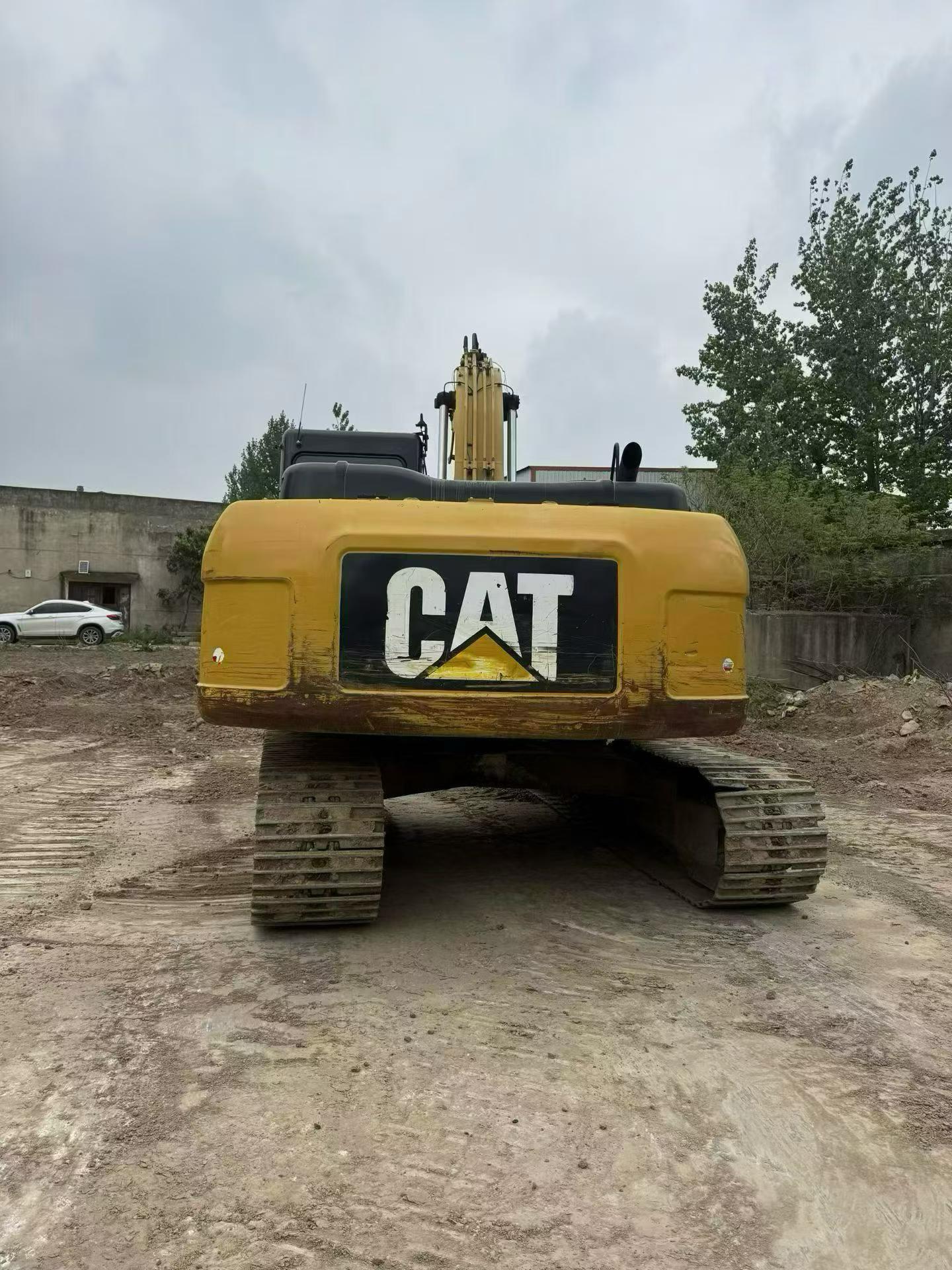 Buy Caterpillar 323D2L Used Excavator / 2