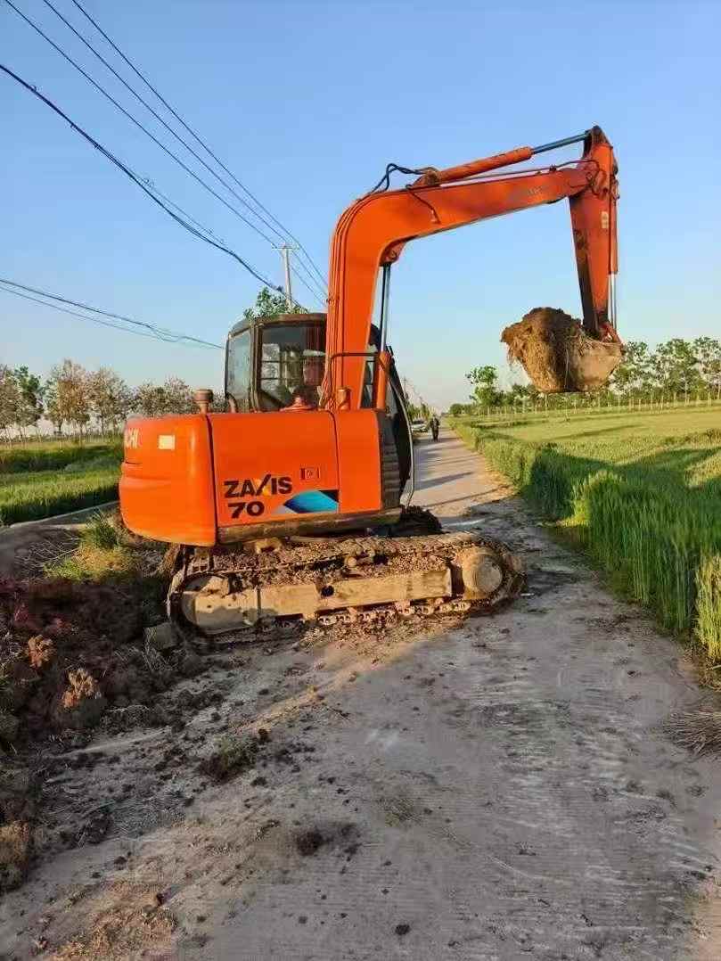 Buy Hitachi EX70 Used Excavator / 3