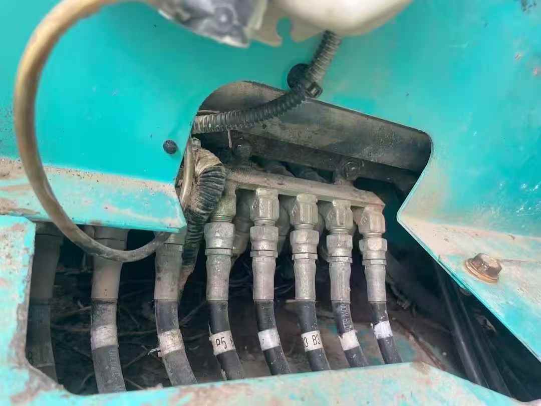 Buy Kobelco SK260 Used Excavator / 9