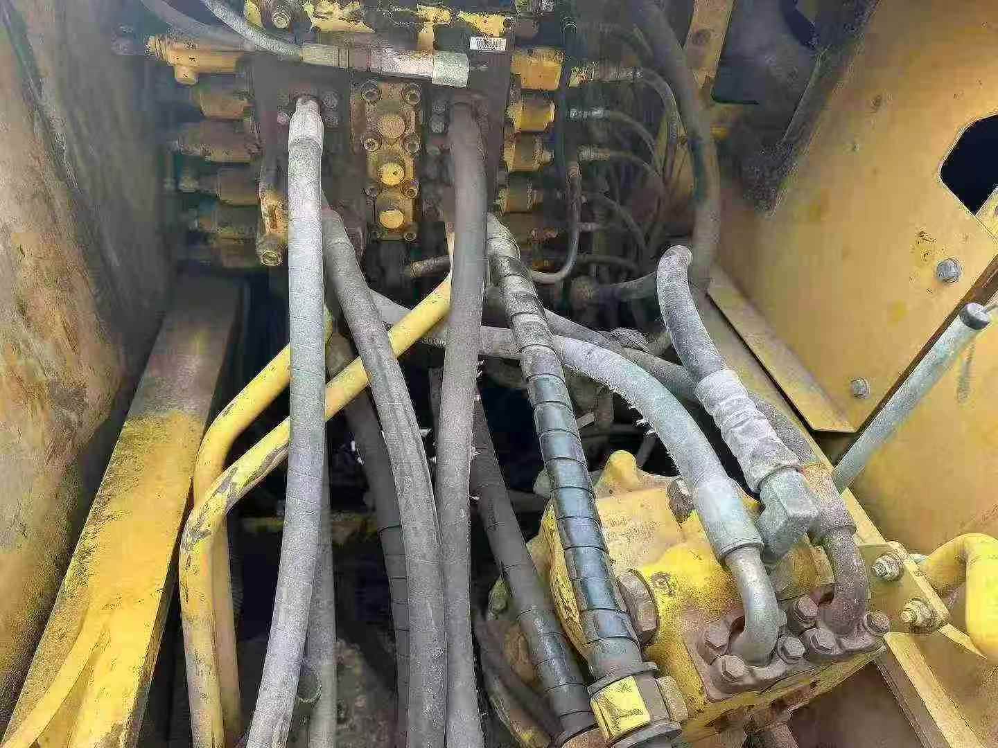 Buy Komatsu PC200-8 Used Excavator / 9