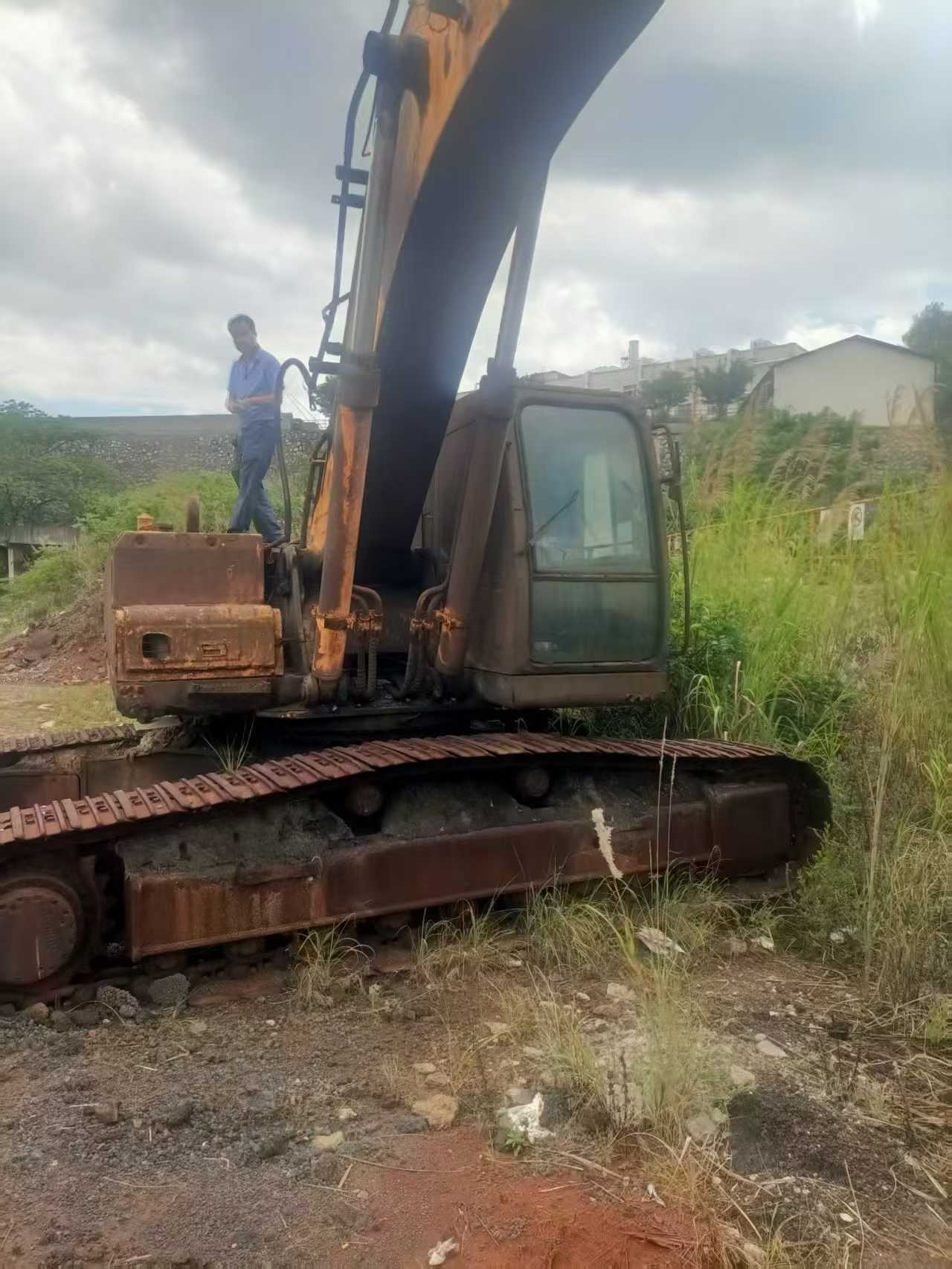 Buy Hyundai R305LC-7 Used Excavator / 3