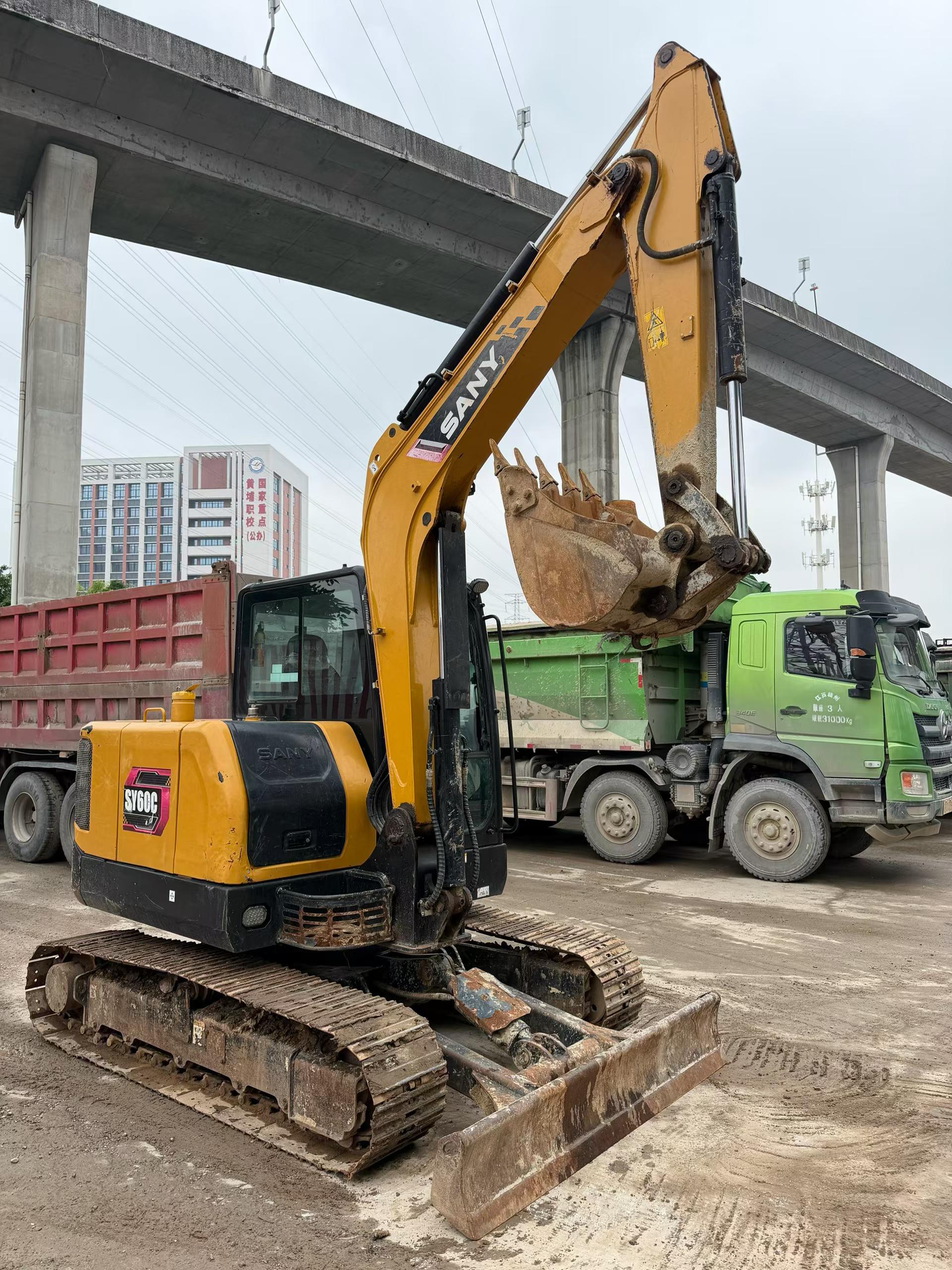 Buy Sany SY60 Used Excavator / 2