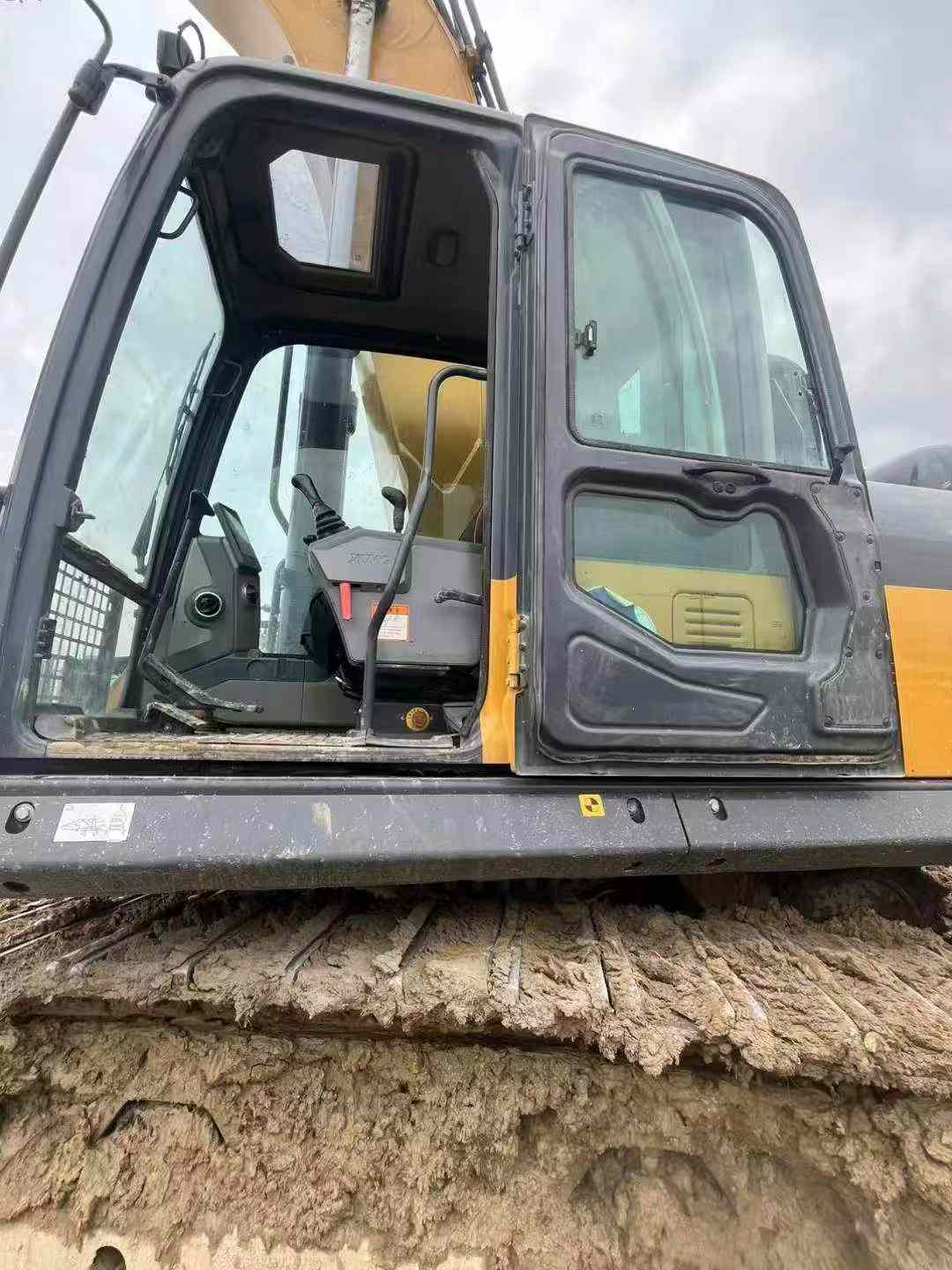 Buy XCMG XE400T Used Excavator / 3