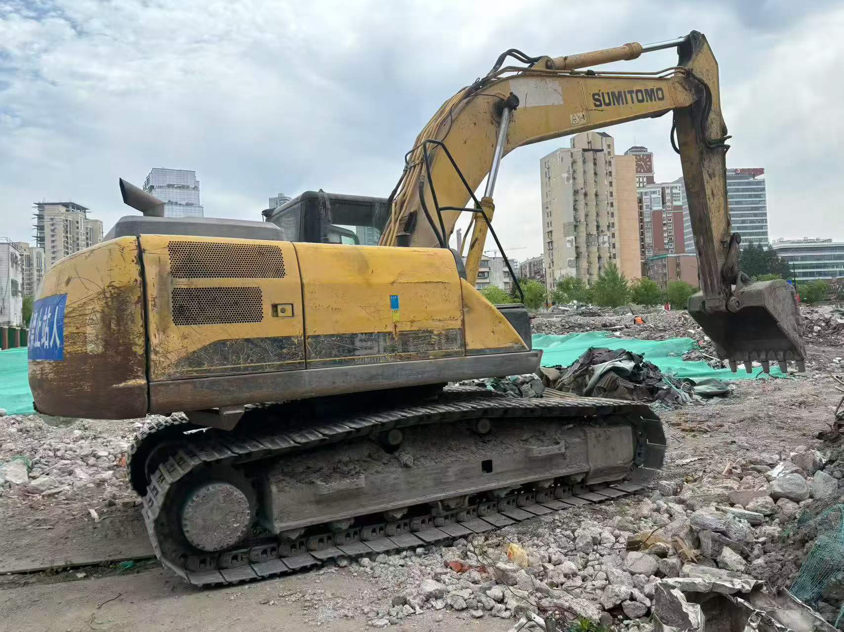 شراء حفارة Sumitomo SH210-6 مستعملة / 2