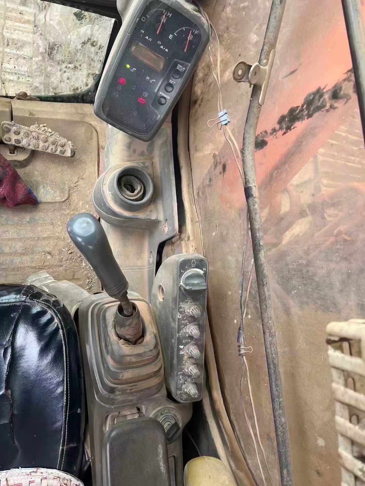 Buy Hitachi ZX200-6 Used Excavator / 8