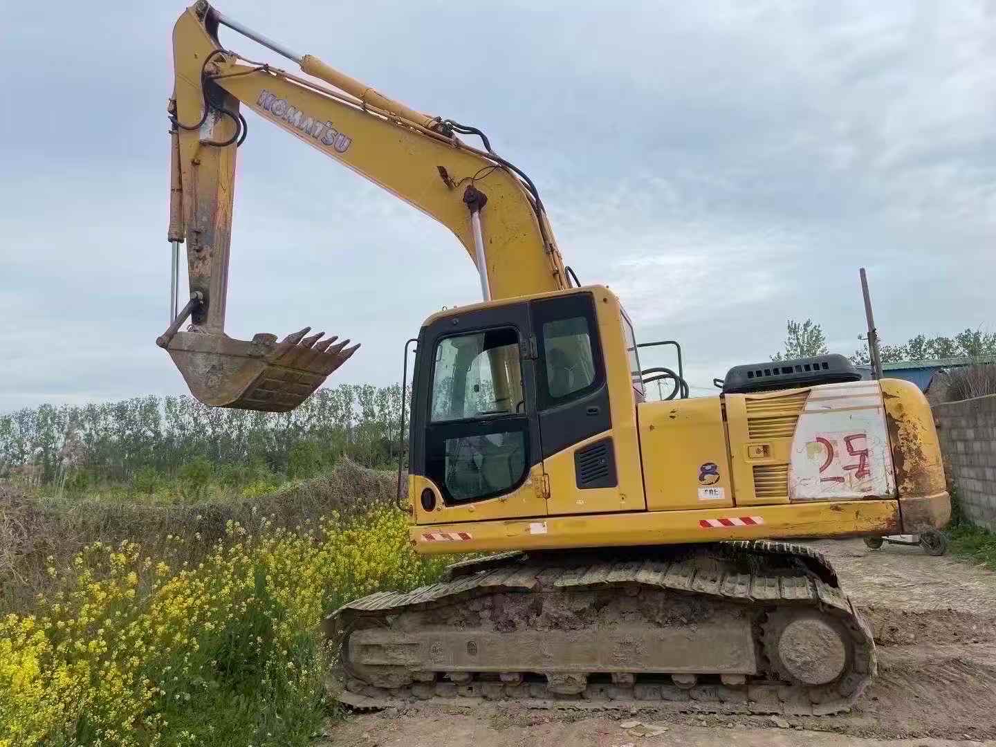 Buy Komatsu PC200-8 Used Excavator / 2