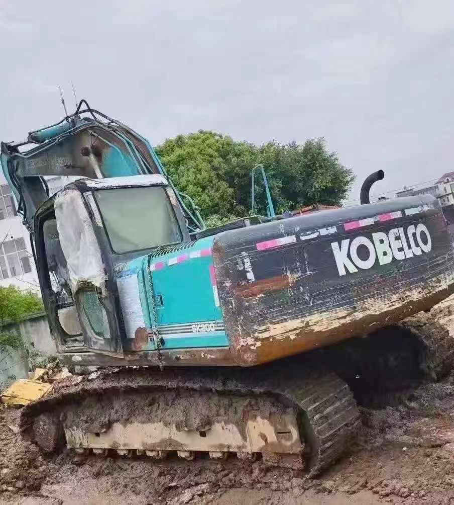 Buy Kobelco SK200 Used Excavator / 9