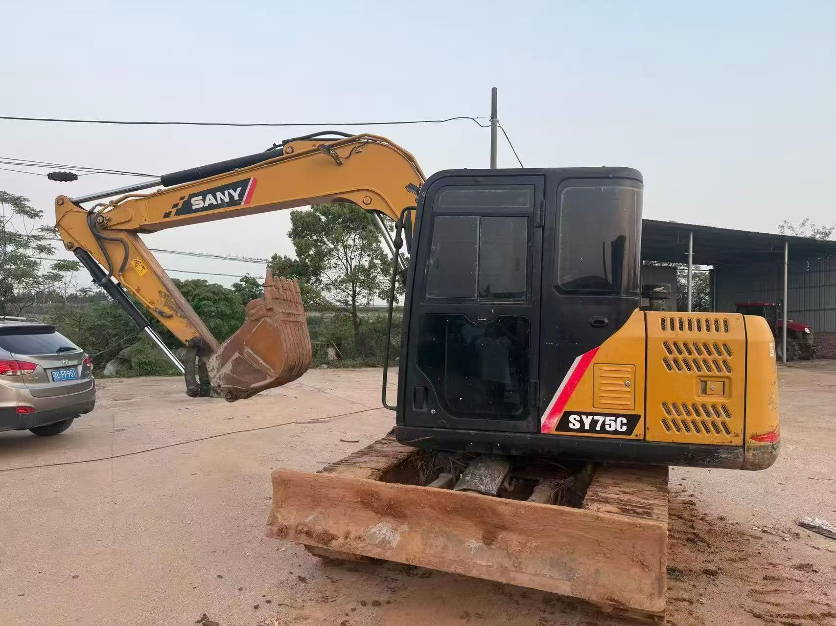 Buy Sany SY75 Used Excavator / 2