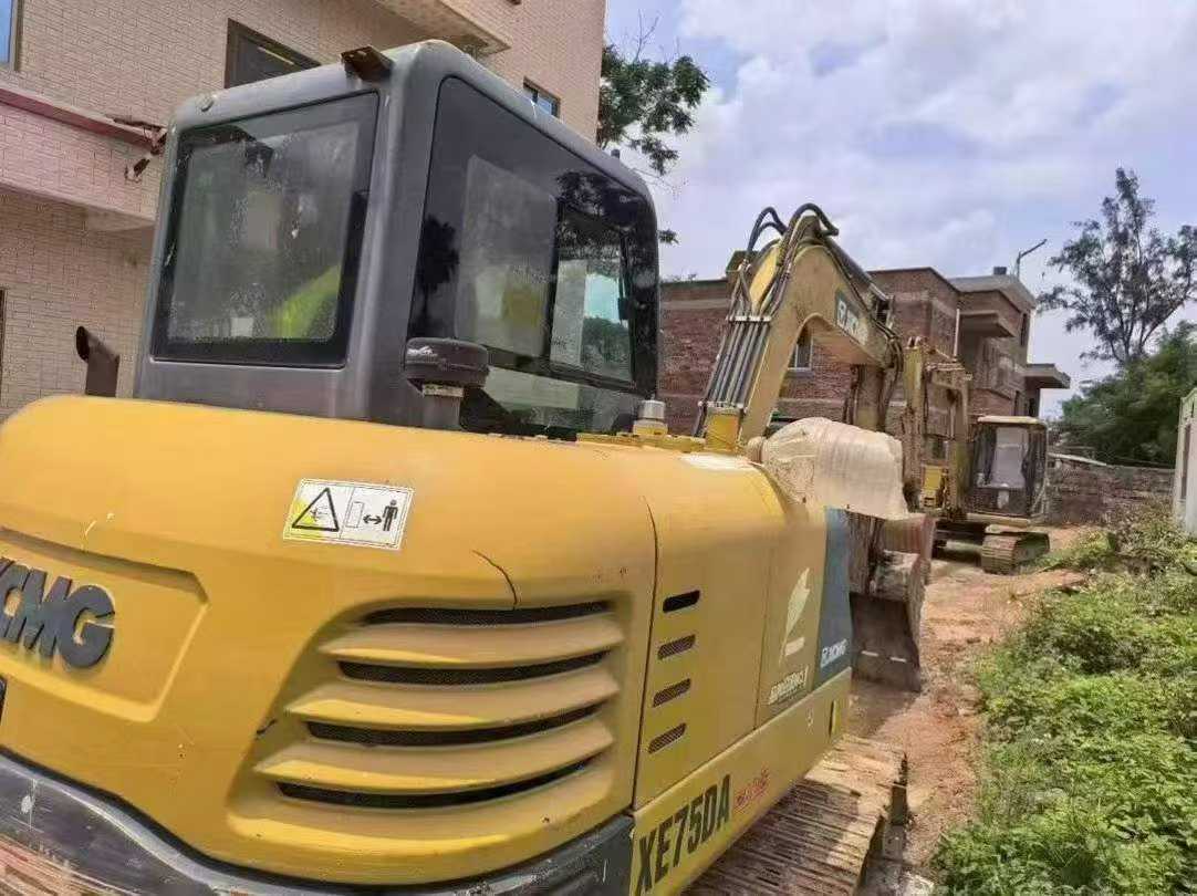 Buy XCMG XE60 Used Excavator / 3