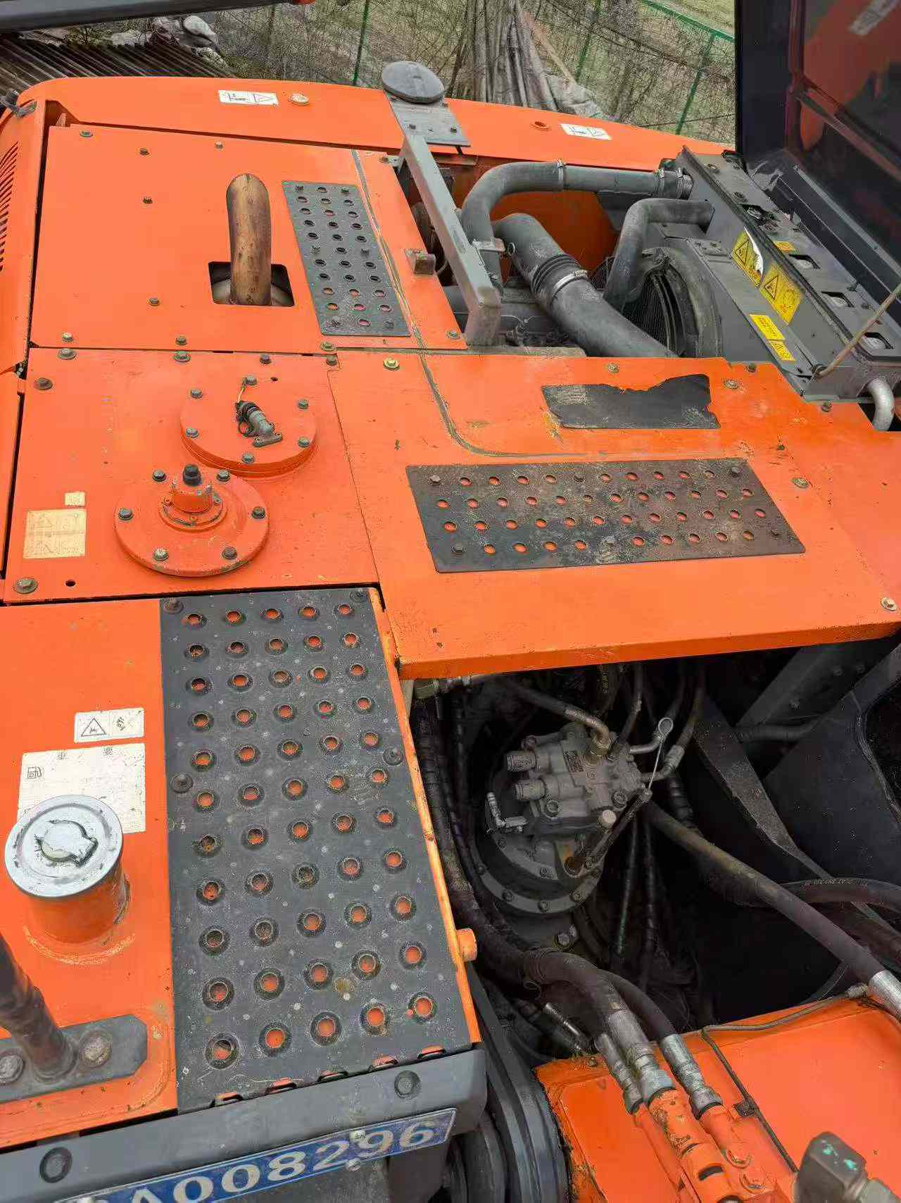 Buy Hitachi ZX200-5G Used Excavator / 9