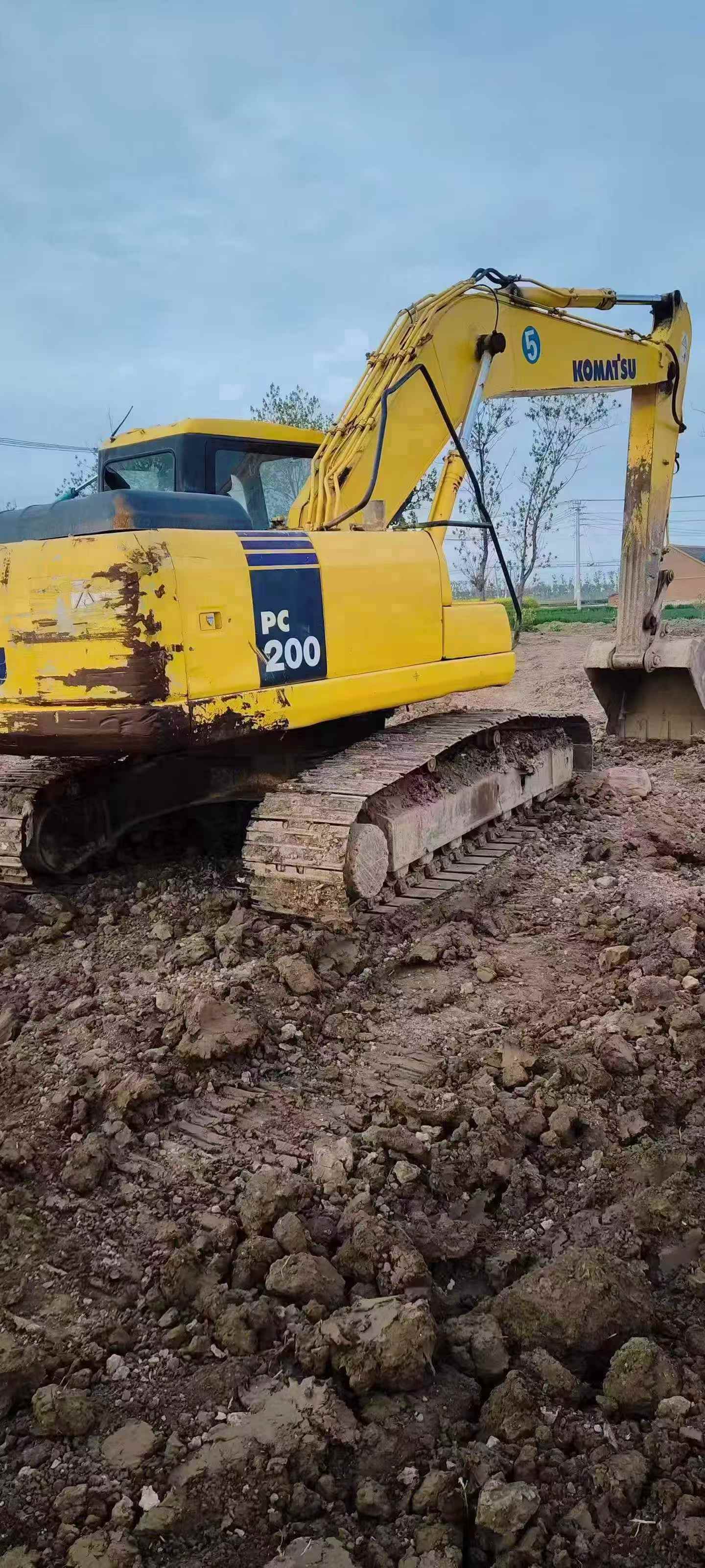 Buy Komatsu PC200-7 Used Excavator / 2