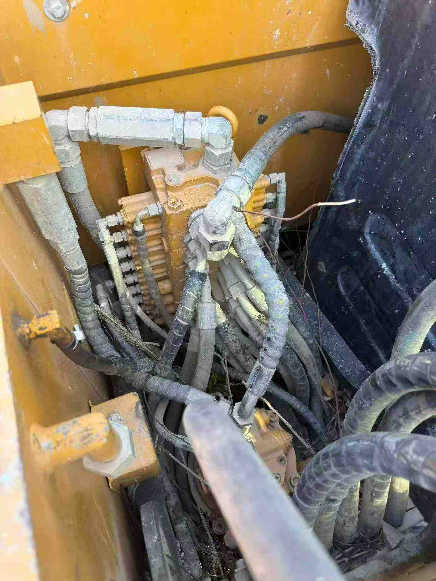 Buy Sany SY70C Used Excavator / 4